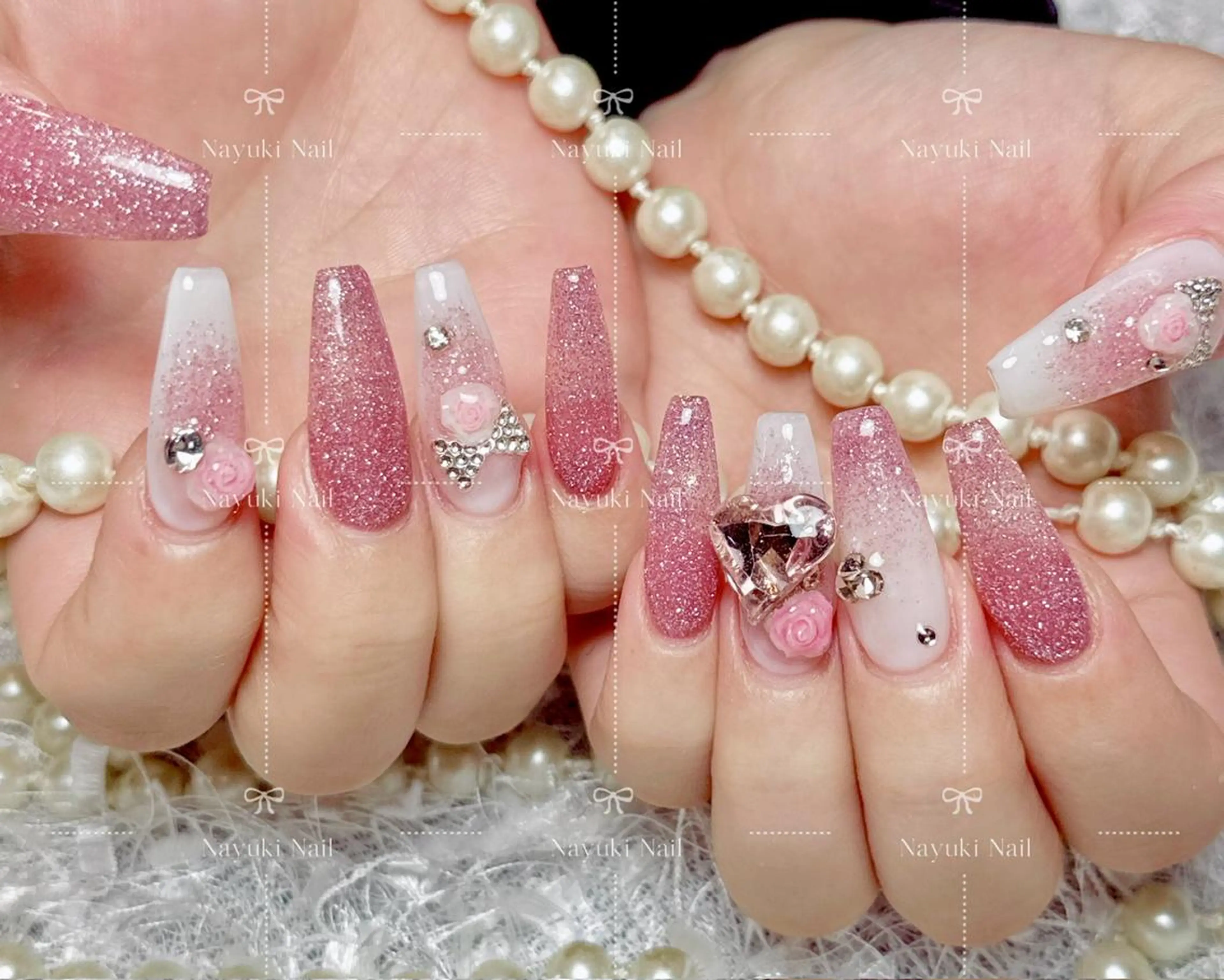 ネイル 🦋 Queenieのネイルデザイン