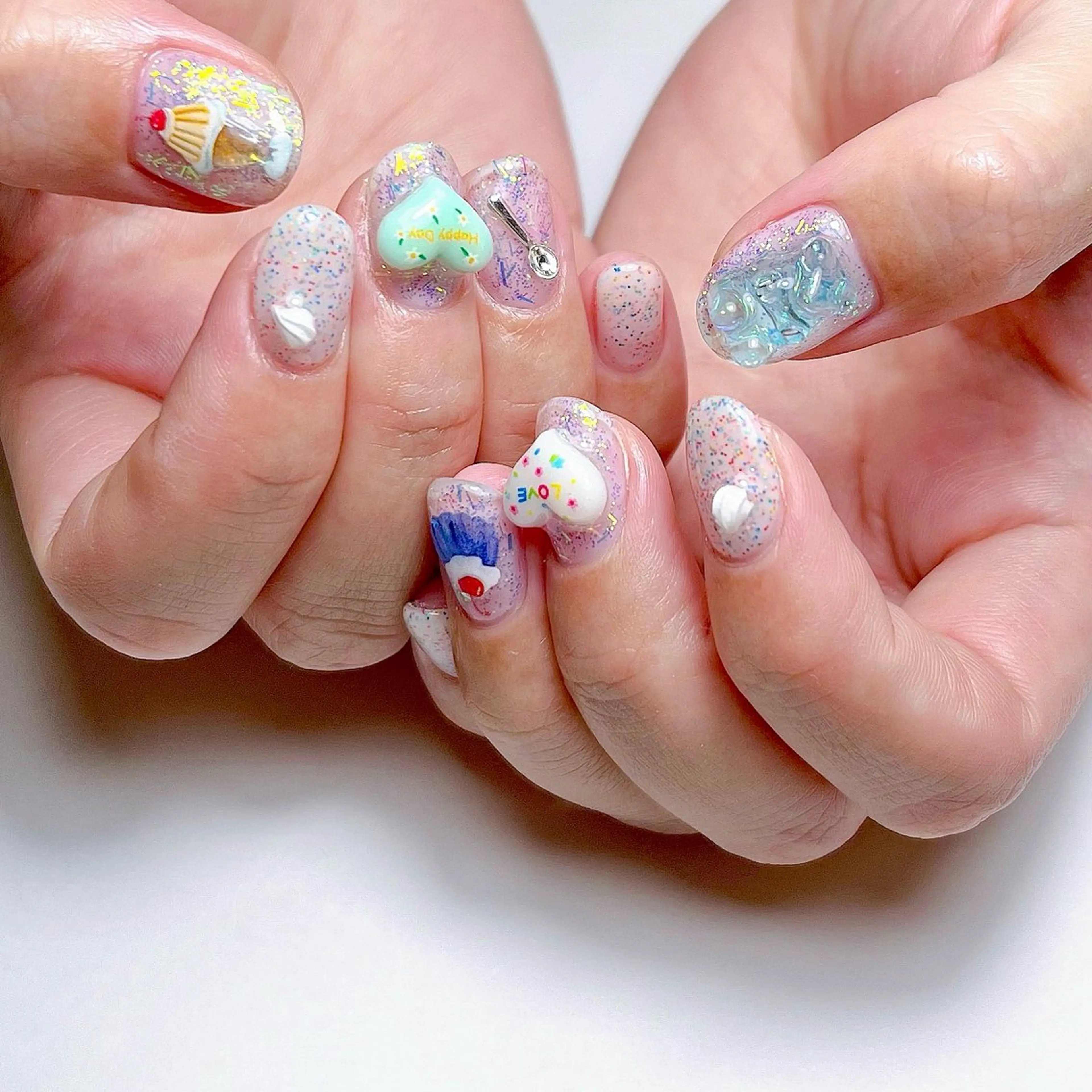 ネイル ハンドネイル いちごパフェ ゆいのネイルデザイン