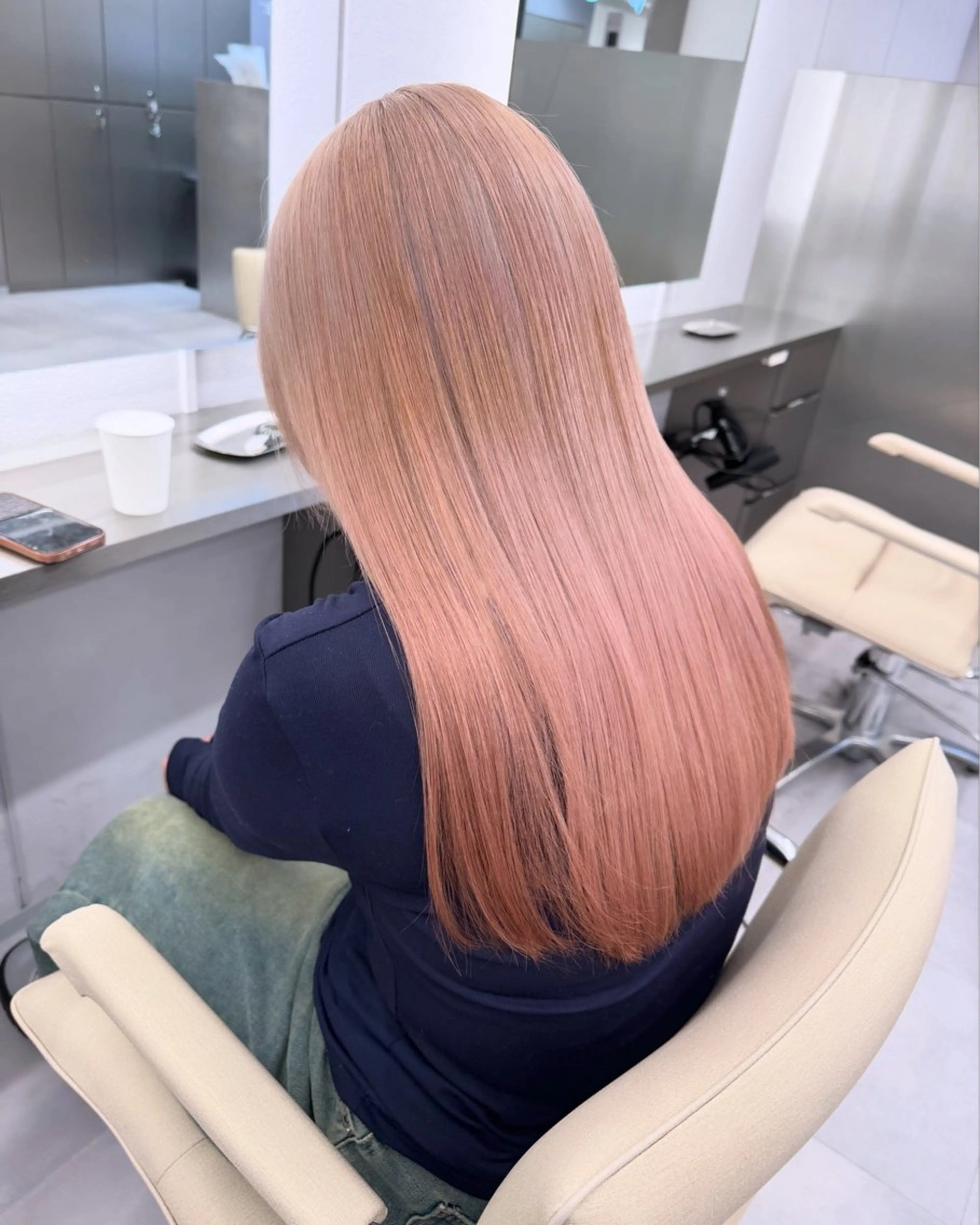 ロング カラー 切りっぱなしボブ バレイヤージュ ベージュカラー ブリーチ ブロンド ほの カラー特化/ ブリーチ/ボブのヘアスタイル