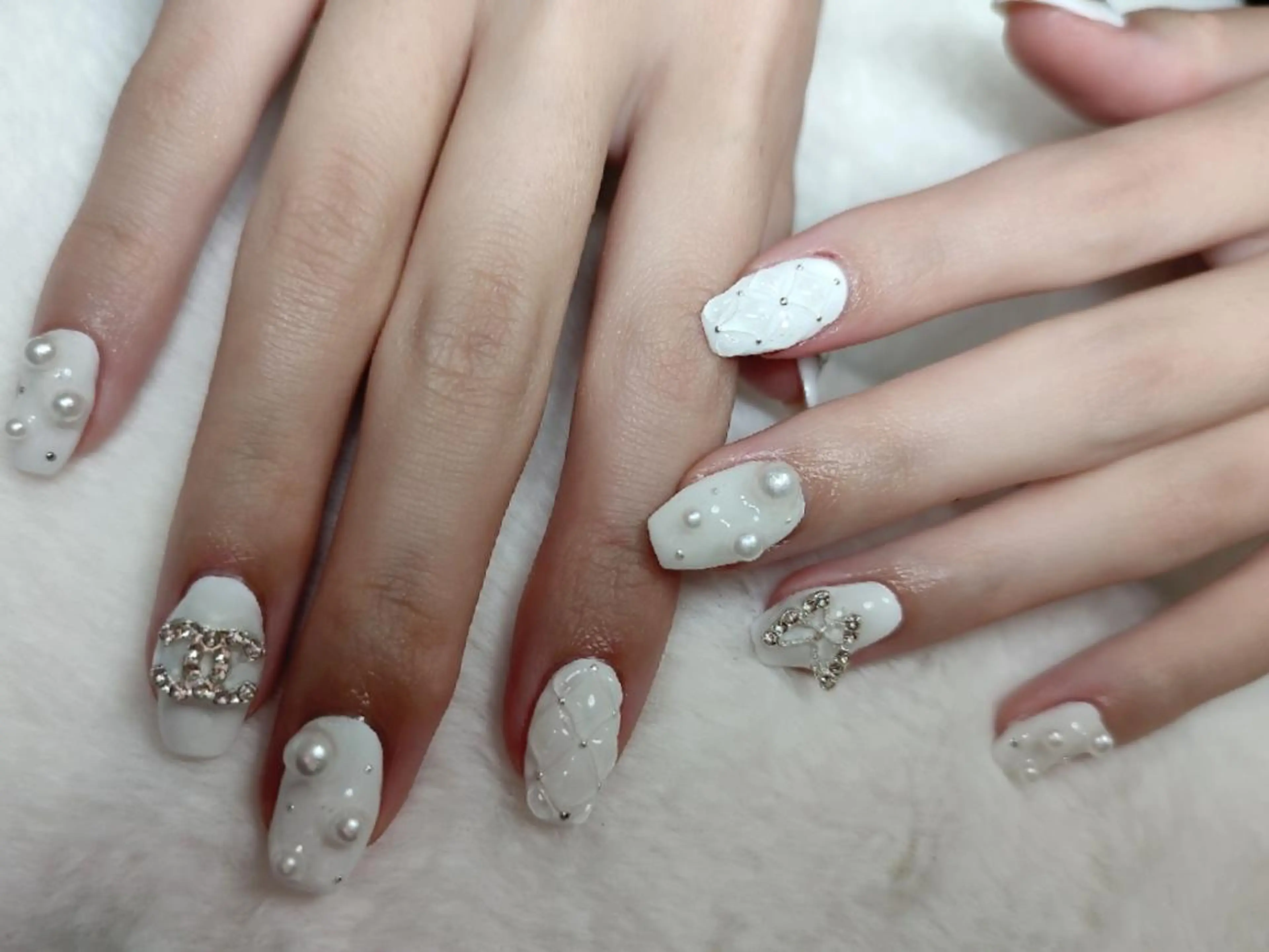 ネイル ハンドネイル RUNWAY 　　の眉毛・アイブロウイメージ