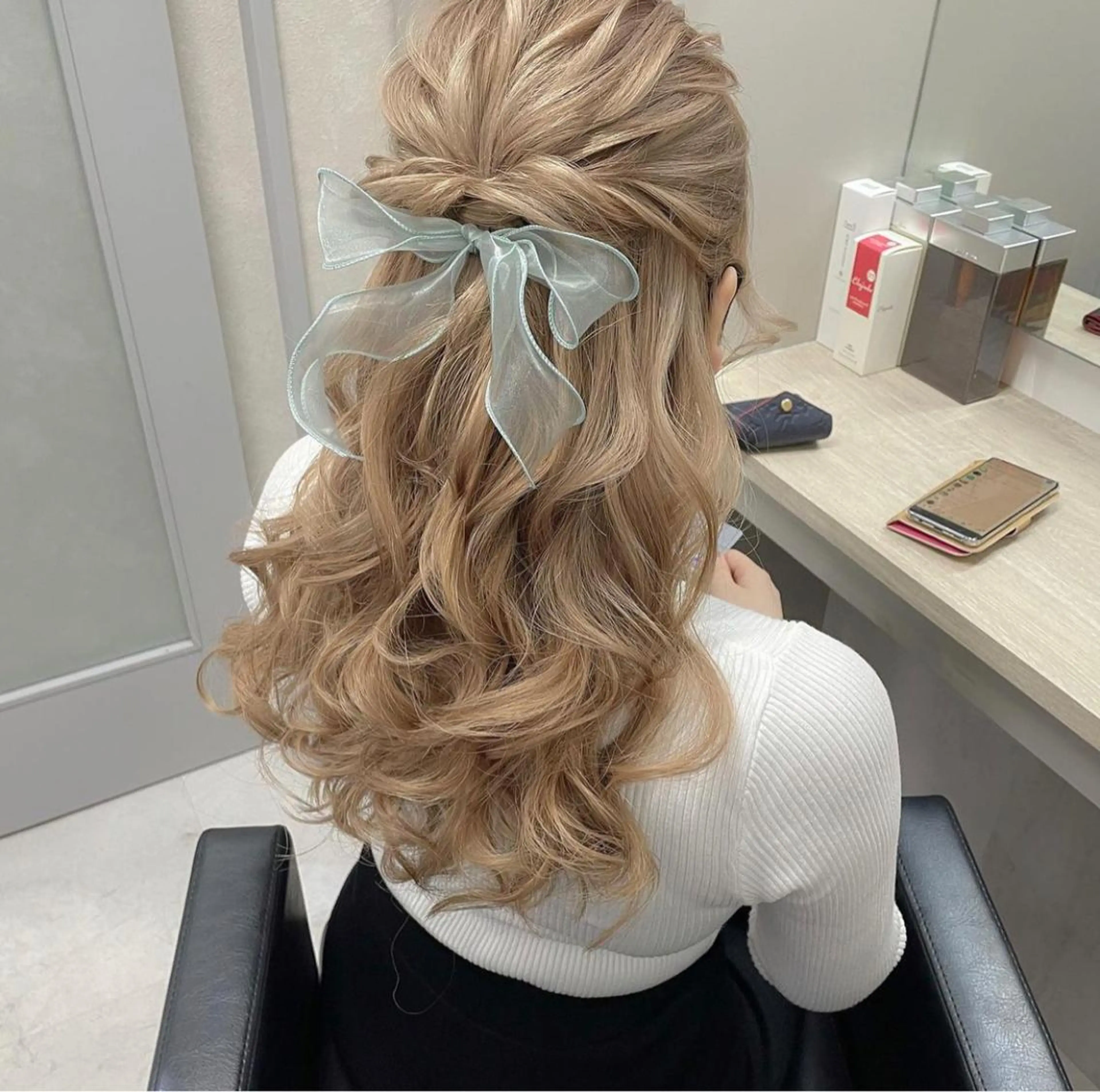 ロング カラー ヘアアレンジ autre所属・大久保 ひでなりのヘアスタイル