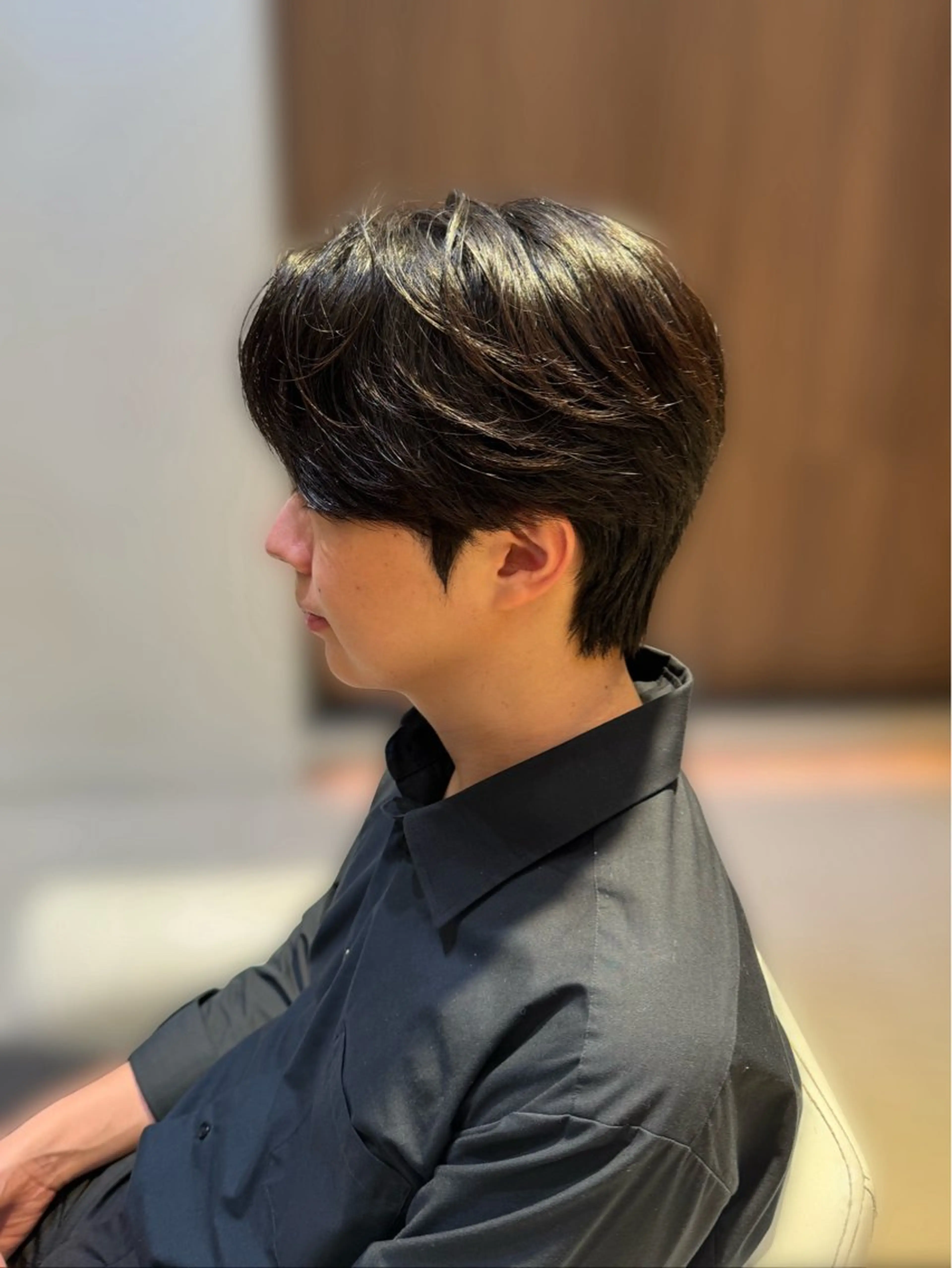 ショート パーマ メンズ センターパート コンマヘア ダウンパーマ カルマパーマ メンズ韓国風 YUKI🇰🇷 カルマ／ダウンパーマのヘアスタイル