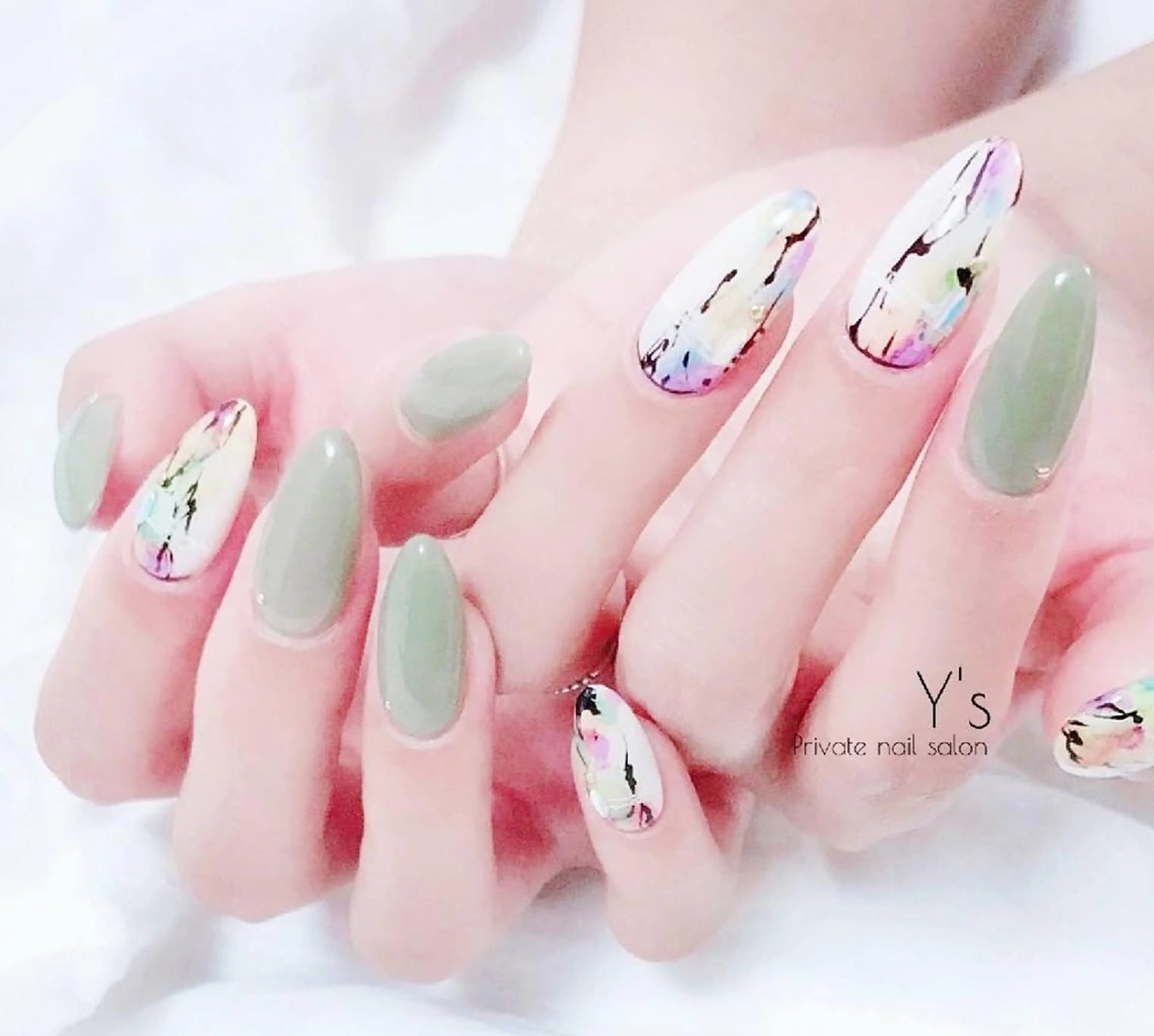 ネイル YUMI NAGAI  のネイルデザイン