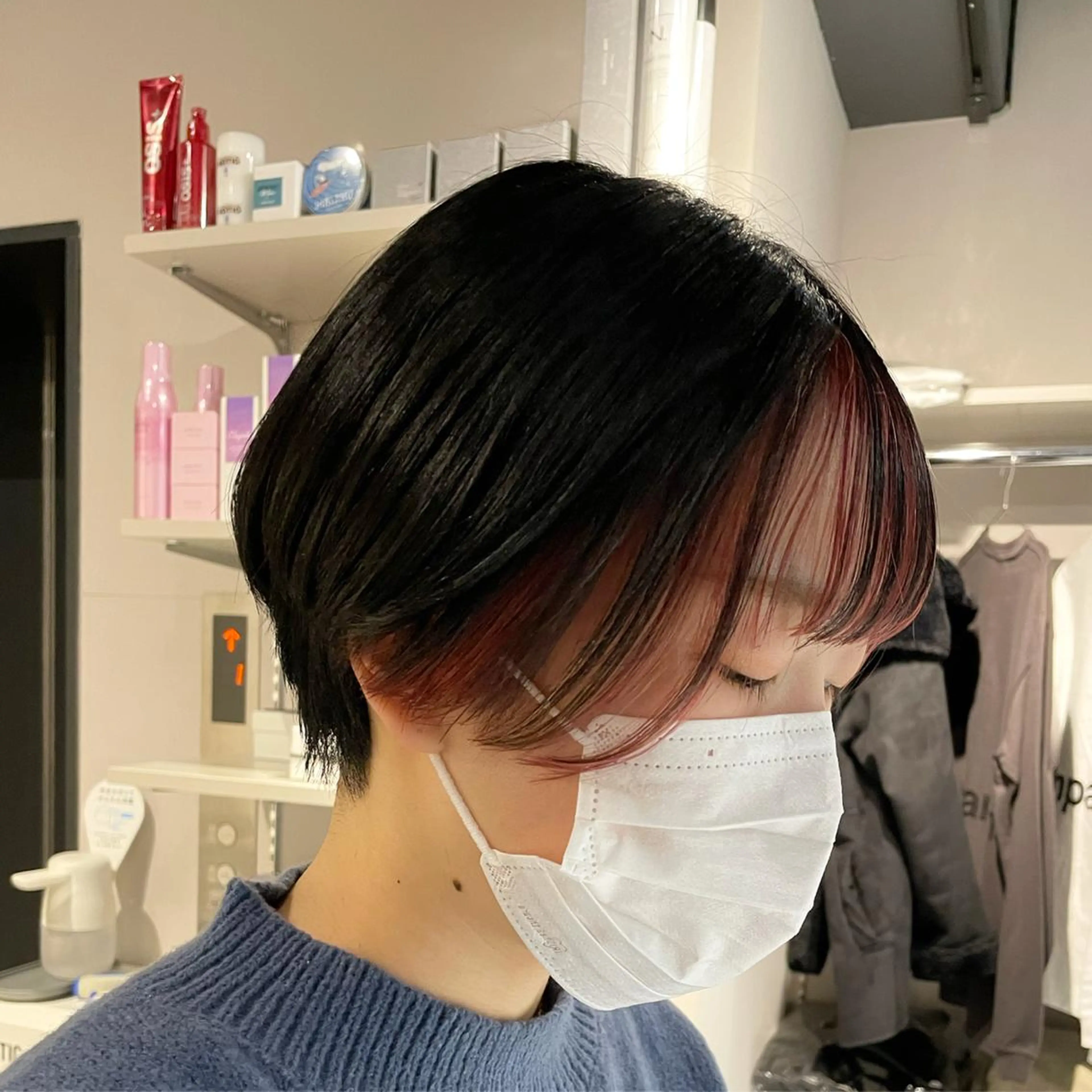 ショート カラー インナーカラー ブリーチ👩‍🦳/ ‪✂︎MANAMIのヘアスタイル