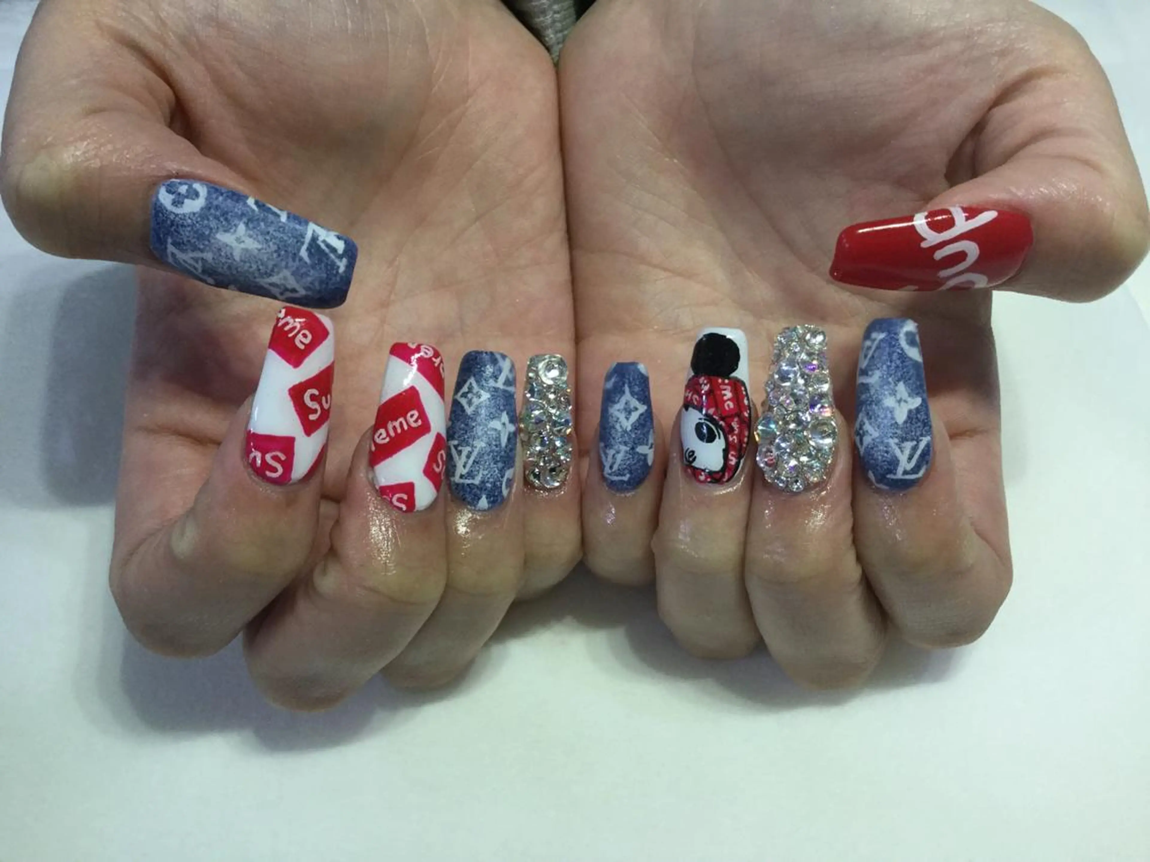 ネイル ハンドネイル 💎🐰 saki. m 🐰💎のネイルデザイン