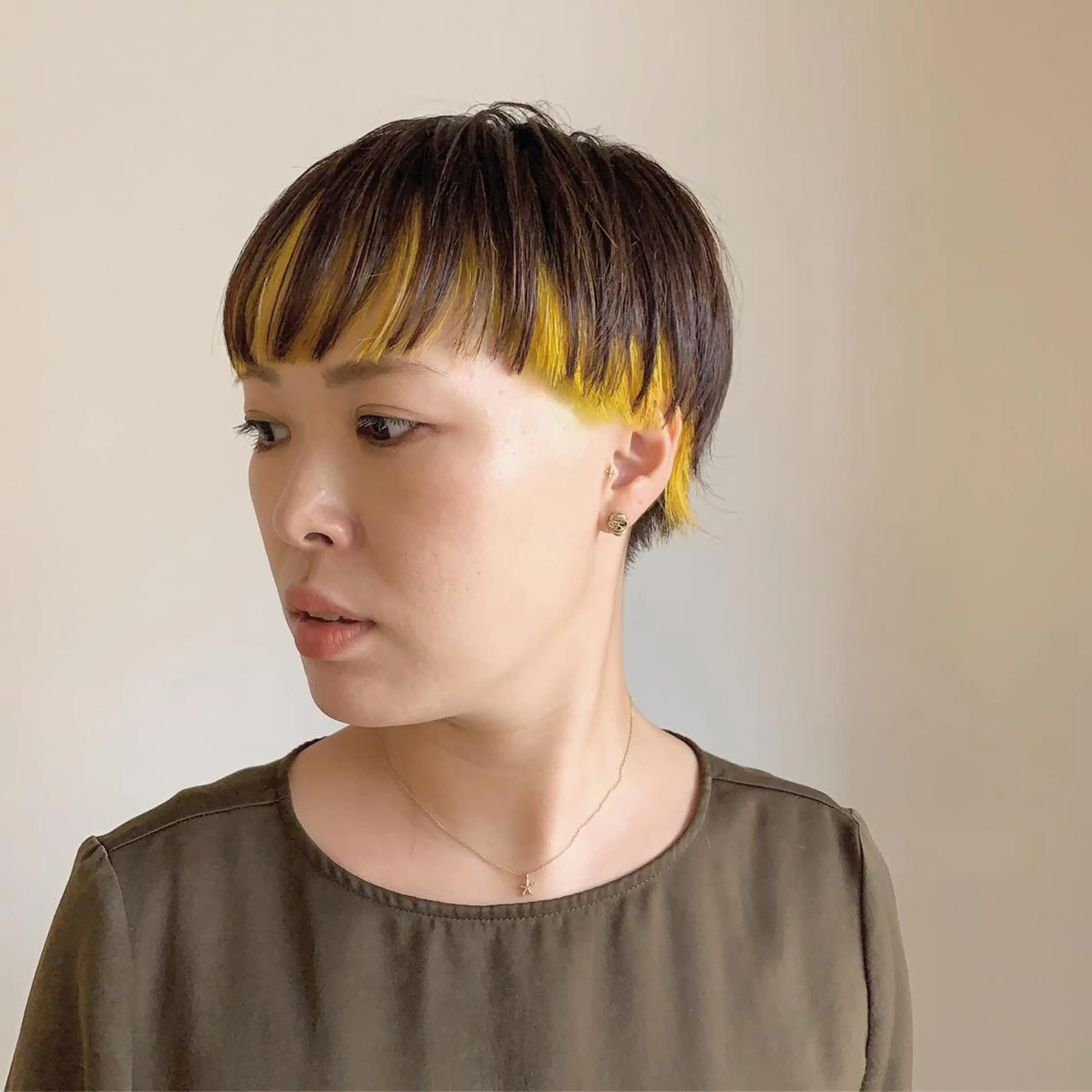 ショート イエローカラー イロトカタチ　つくば店所属・鴻巣 真子のヘアスタイル