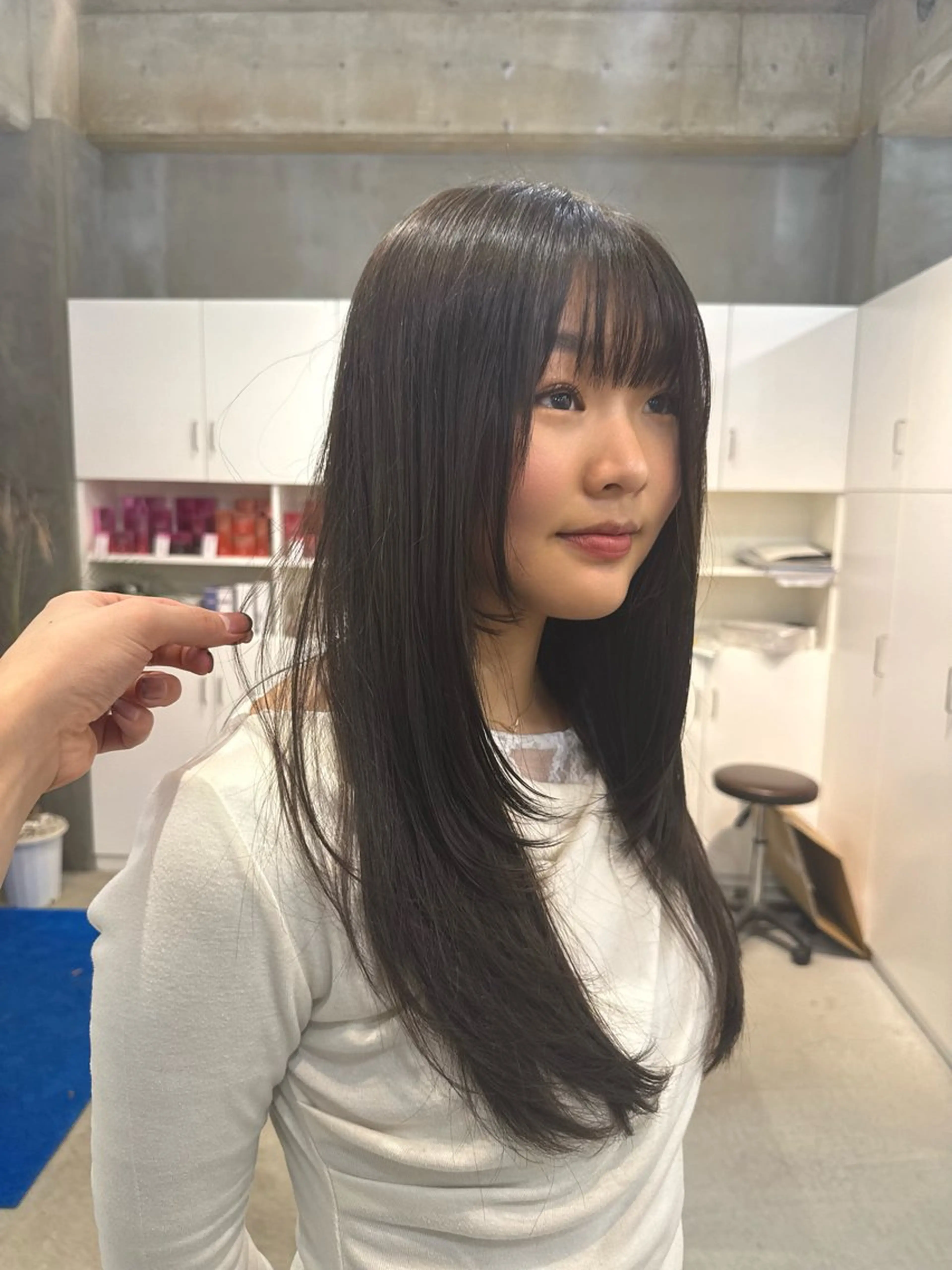 ロング カラー 顔周りカット レイヤーカット カット ヘアカラー トリートメント カイリ /レイヤーカットのヘアスタイル