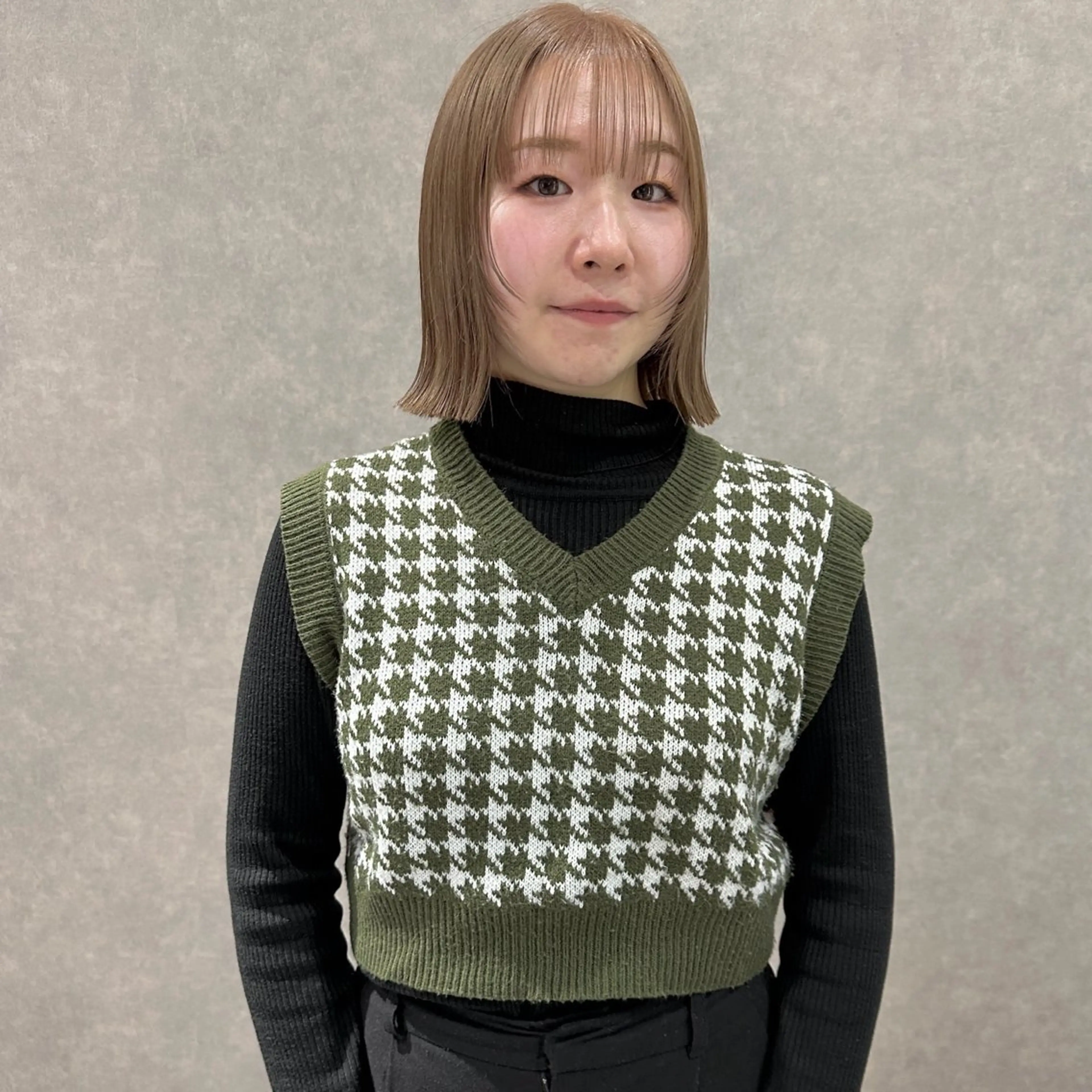 ミディアム カラー 顔周りカット はちすか るかのヘアスタイル