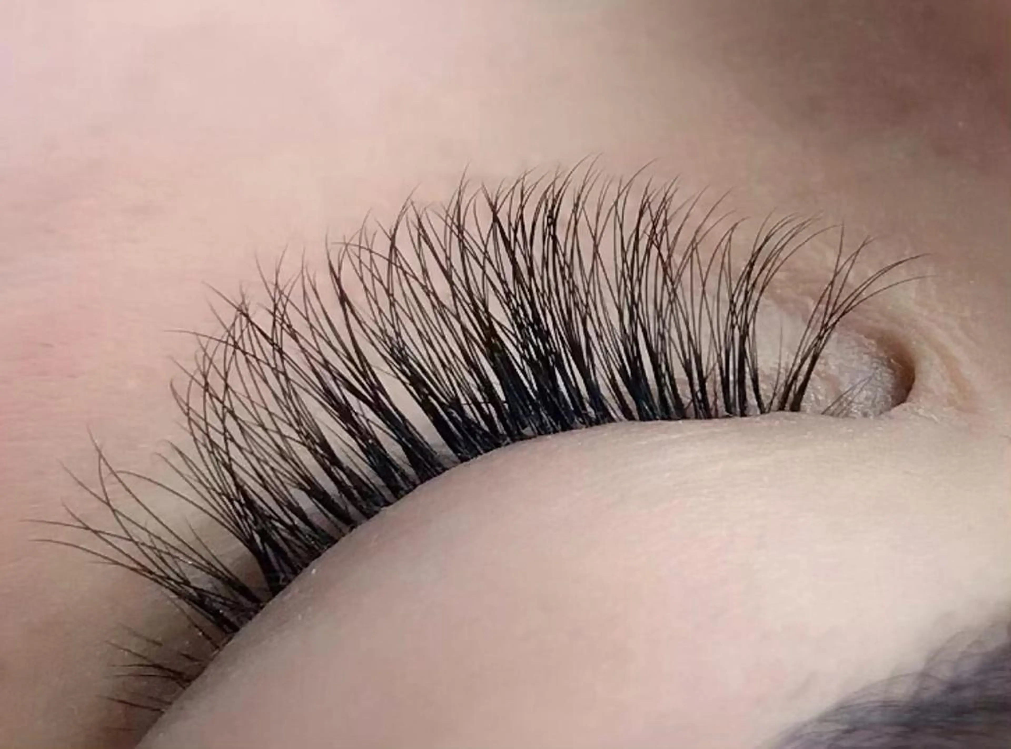 マツエク・マツパ 岡田詩織 MODE Ks松原店のヘアスタイル