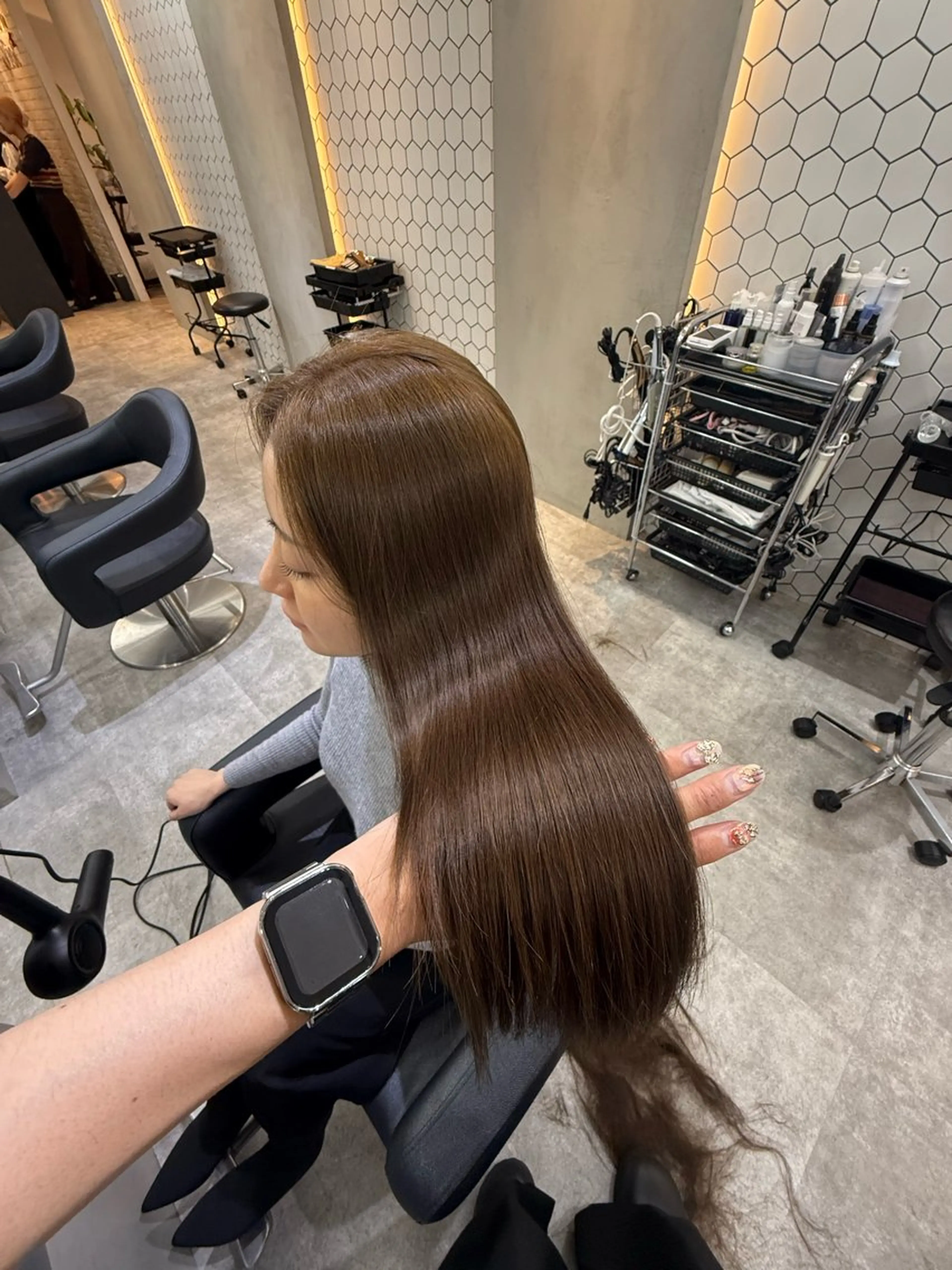 ロング カラー カット ヘアカラー トリートメント 艶髪レイヤー顔周り グレージュ添田晃基のヘアスタイル