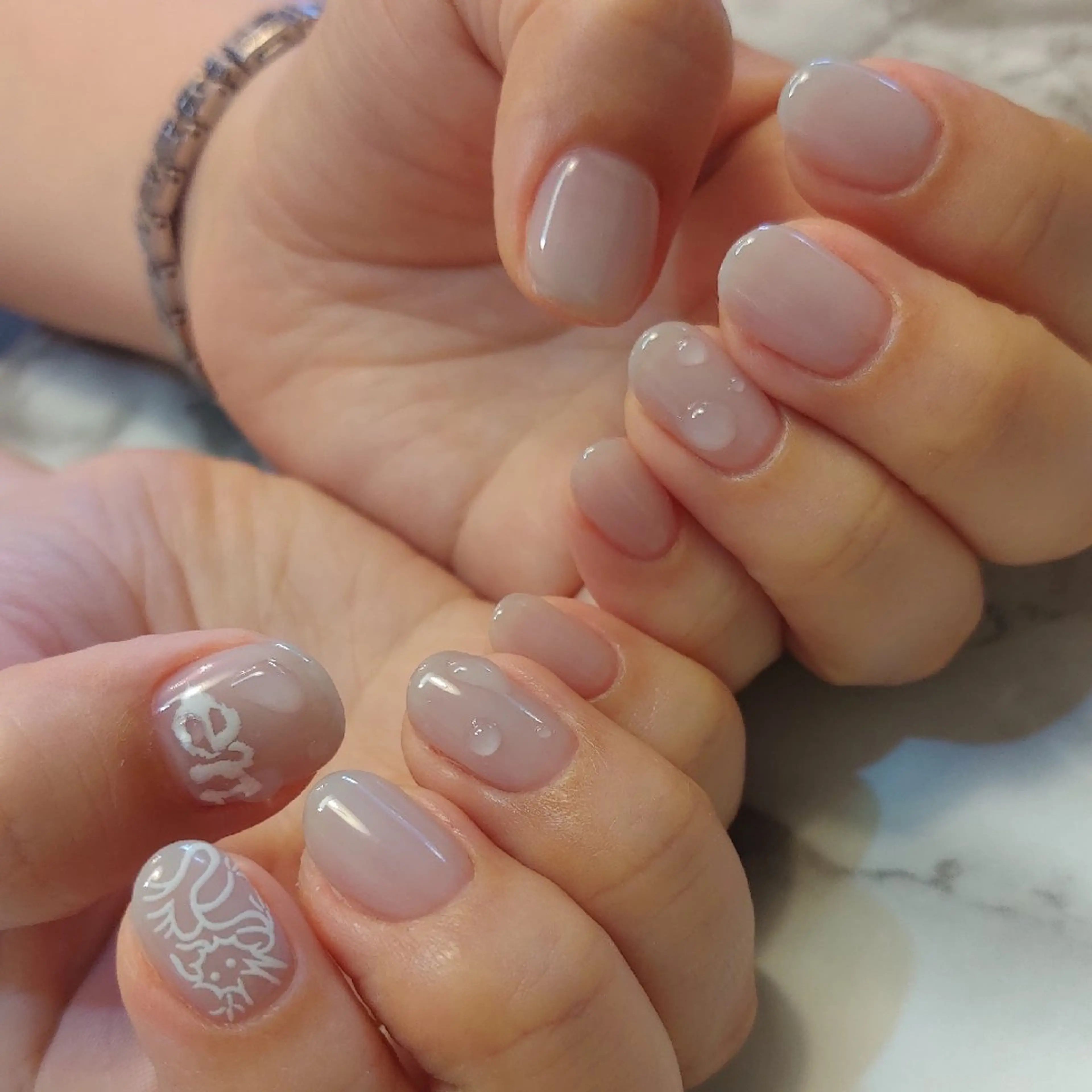 ネイル ジェヌインネイル 河内のネイルデザイン