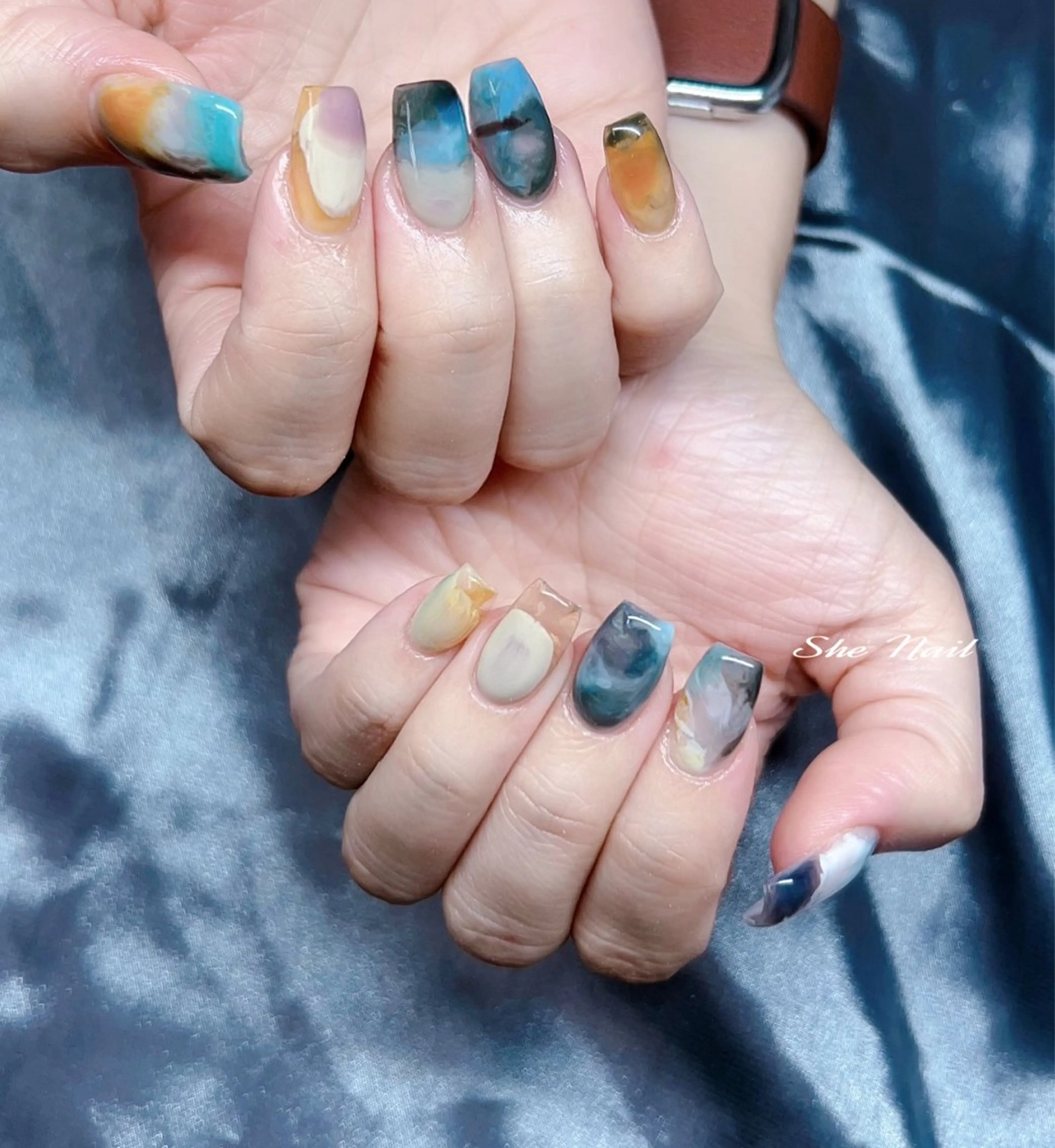 ネイル チークネイル 長さ出し フレンチネイル キラキラネイル マグネットネイル ハンドネイル She   Nail所属・ISA_ BELLAのネイルデザイン