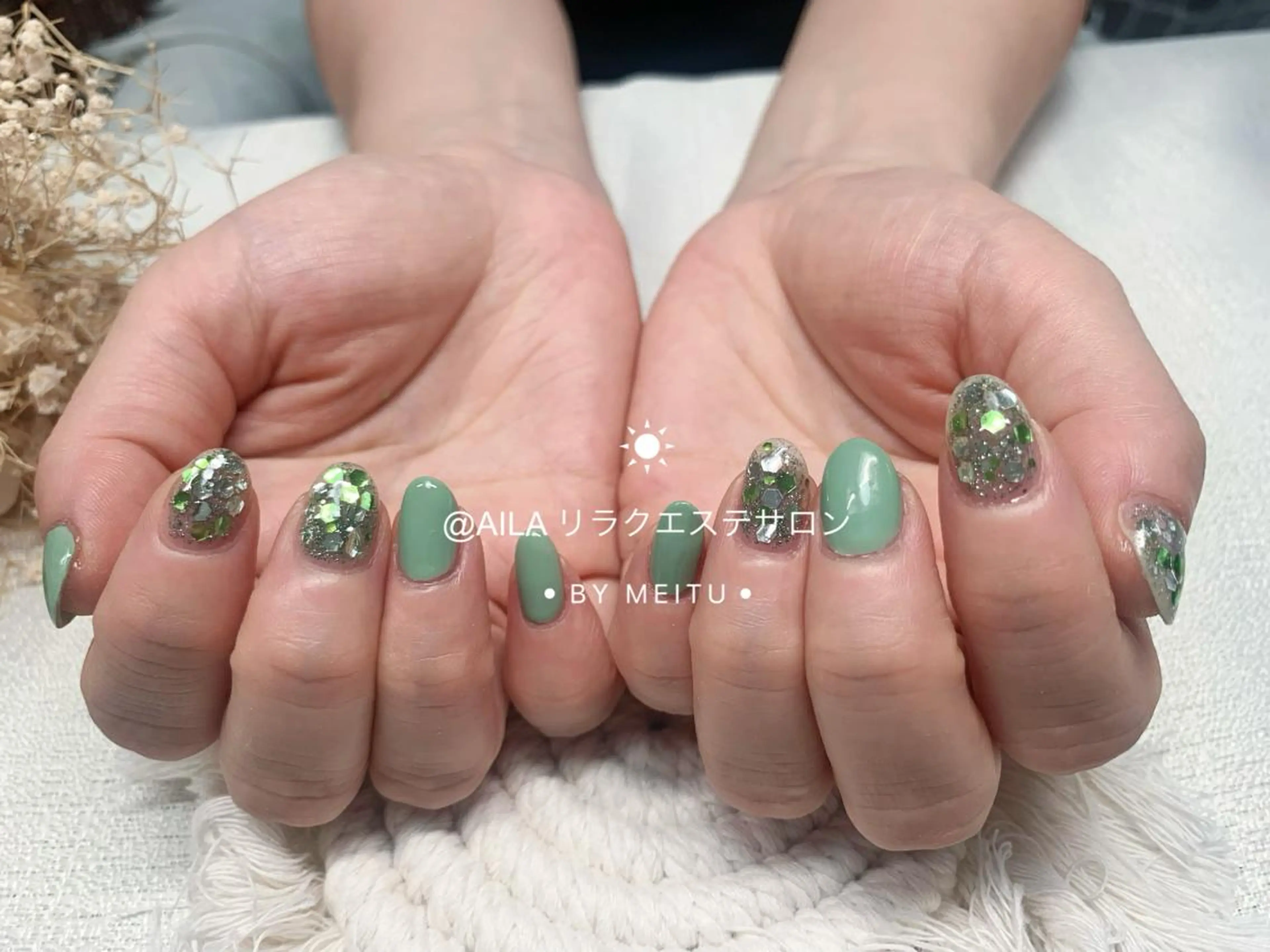 ネイル ジェルネイル グリーン ハート キラキラネイル ラメ(グリッター) Kira Nailのネイルデザイン