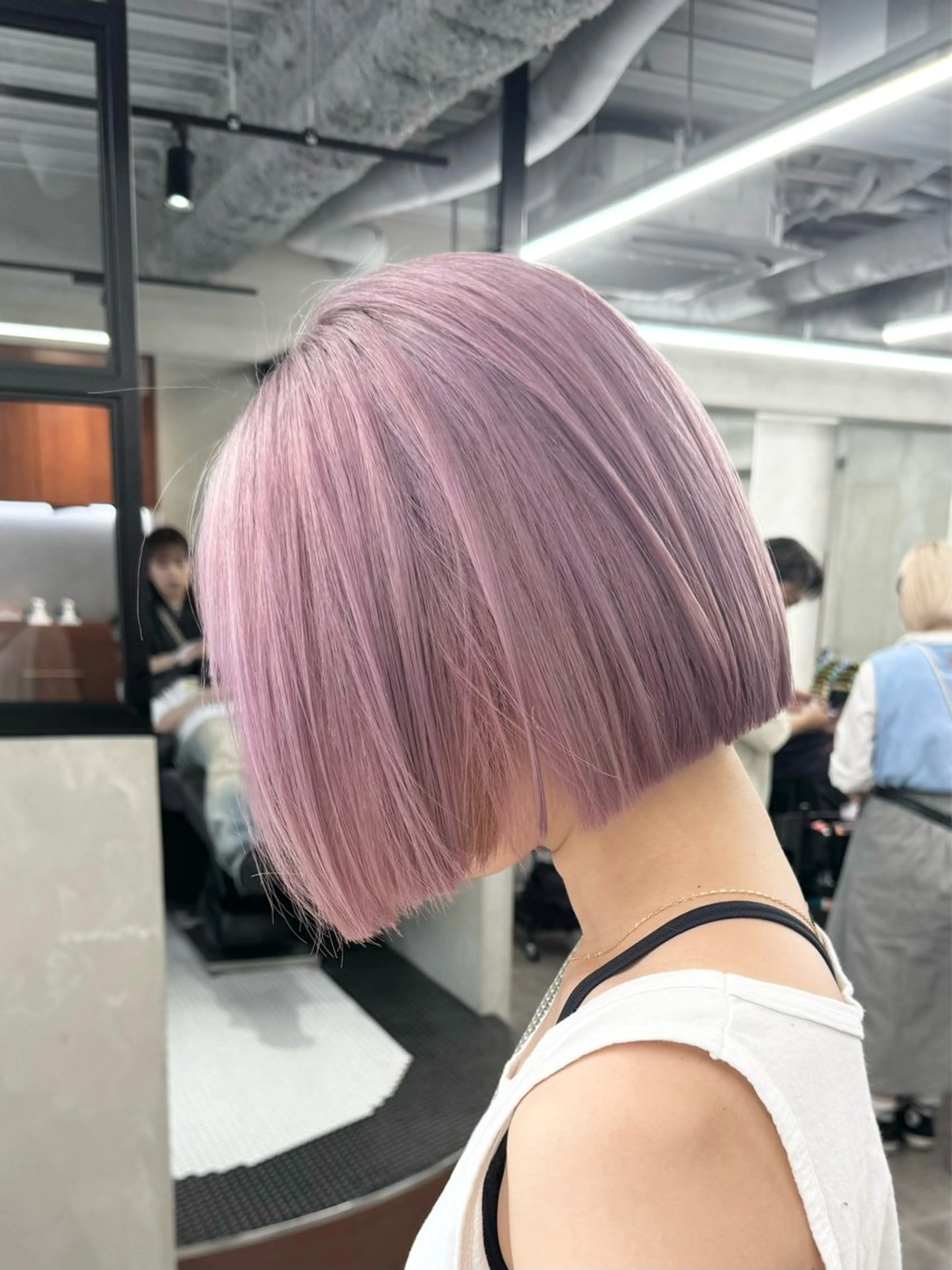 ショート カラー アッシュ ベージュカラー ブリーチ ケアブリーチ ダブルカラー カット ヘアカラー トリートメント nico TOKYO 渋谷所属・ブリーチ　ハイトーン 特化🌈フジタハルキのヘアスタイル