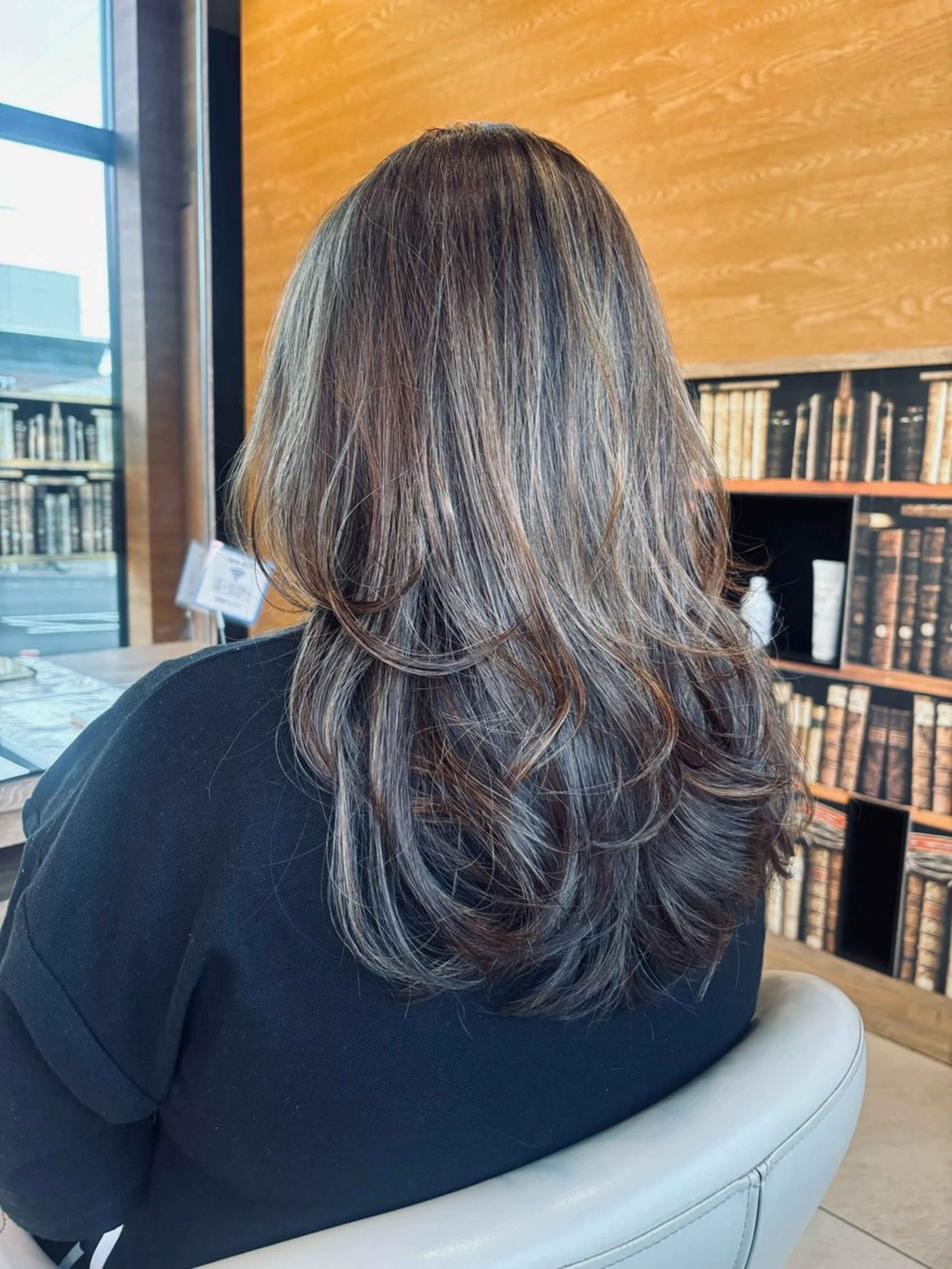 ロング 渡辺 恵理佳のヘアスタイル