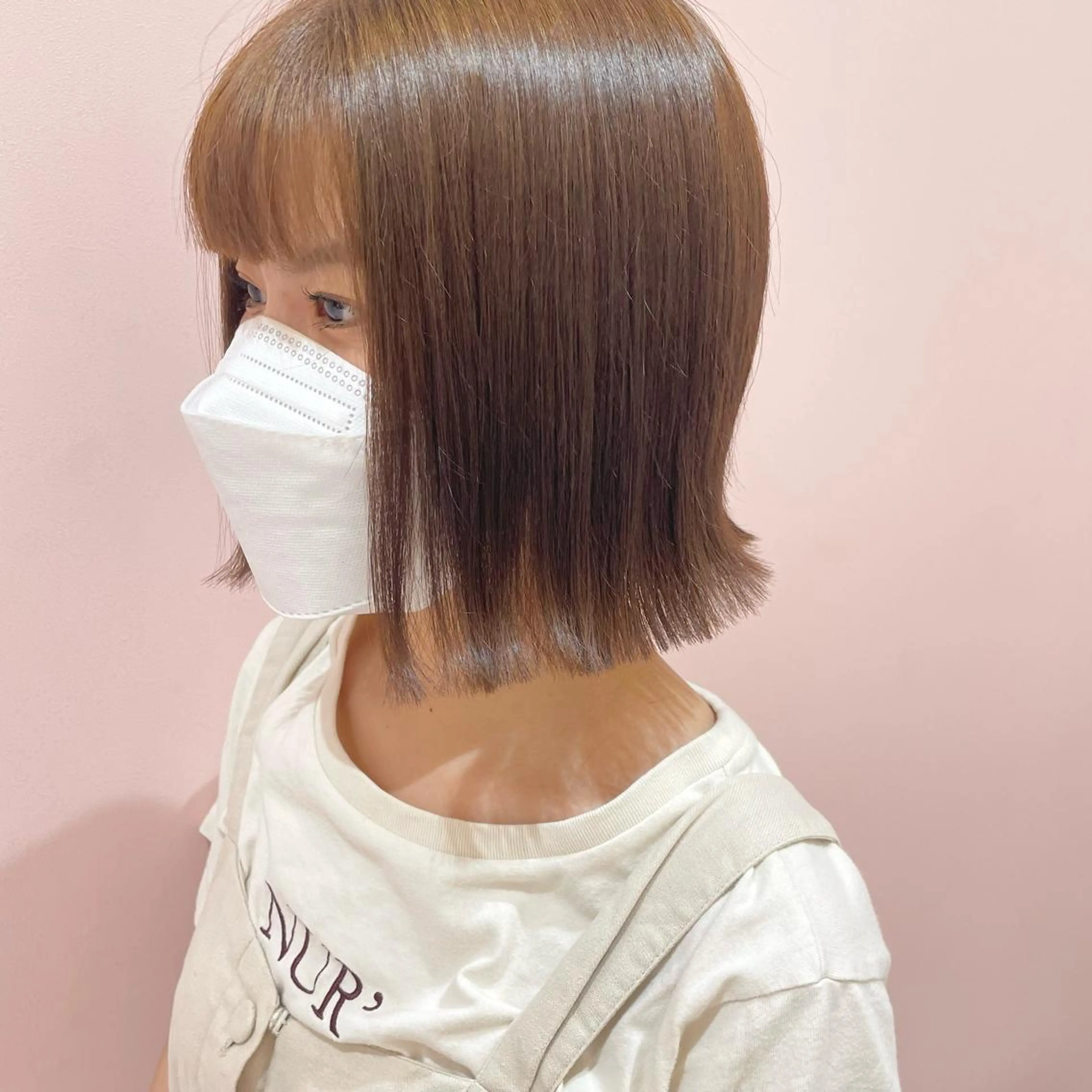 ミディアム カラー 切りっぱなしボブ ボブ カット ヘアカラー レイヤーカット/ ハイトーンchimiのヘアスタイル