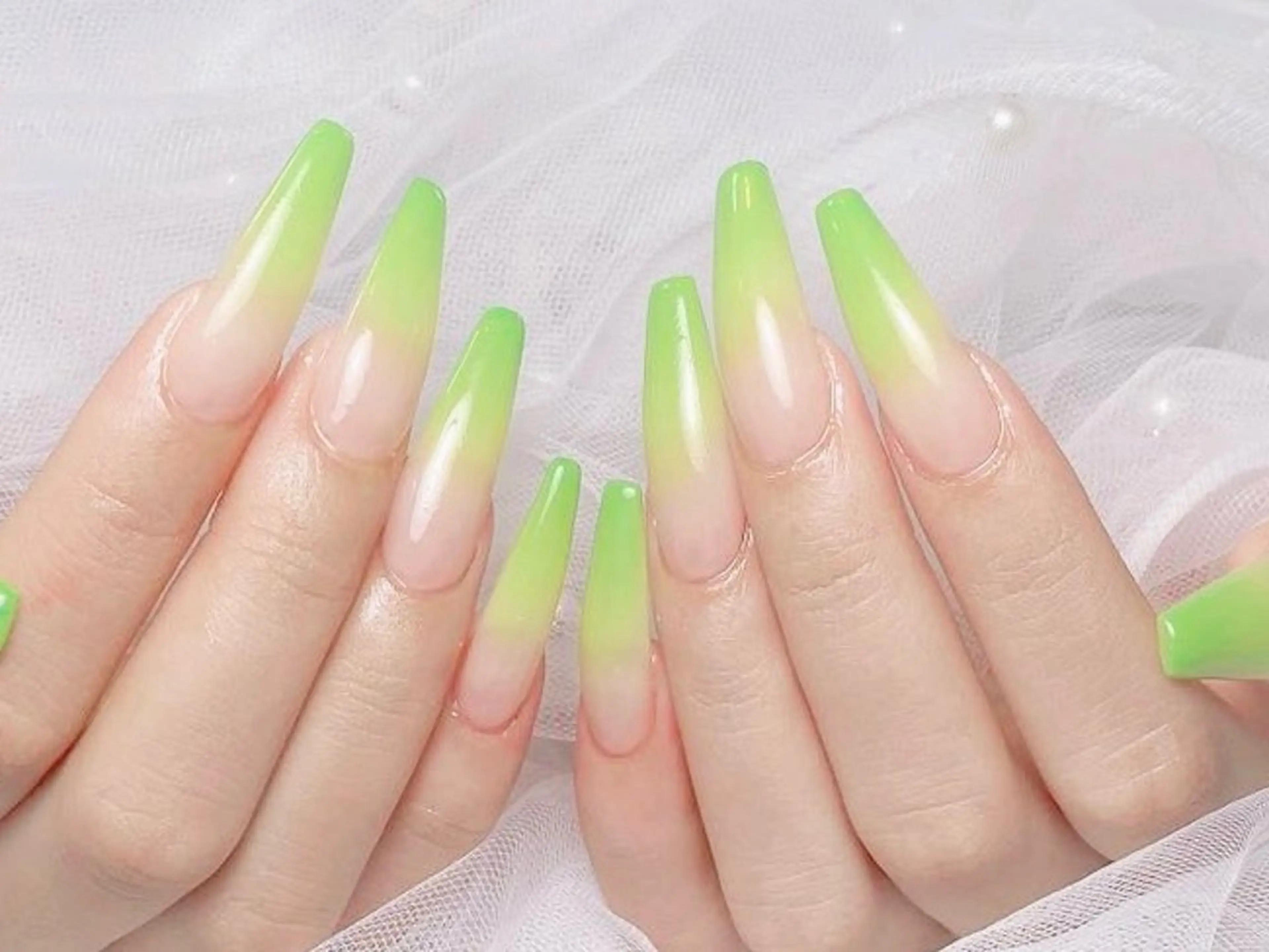 ネイル フレンチネイル ジェルネイル ハート 韓国ネイル マグネットネイル ハンドネイル ネイルサロン lotusのネイルデザイン