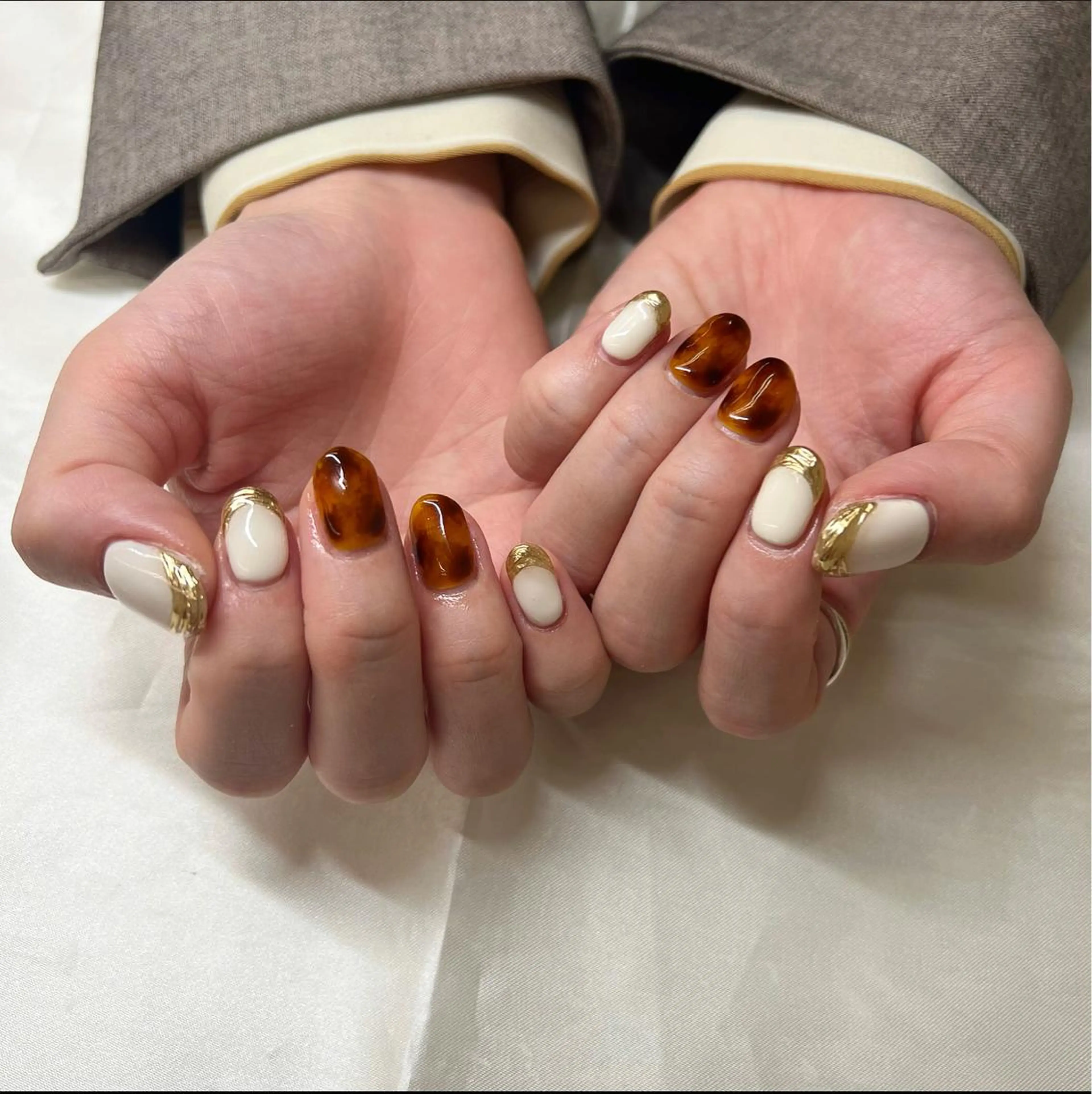 ネイル べっ甲ネイル SATO 🎠🫧 痛ネイル/3Dパーツのネイルデザイン