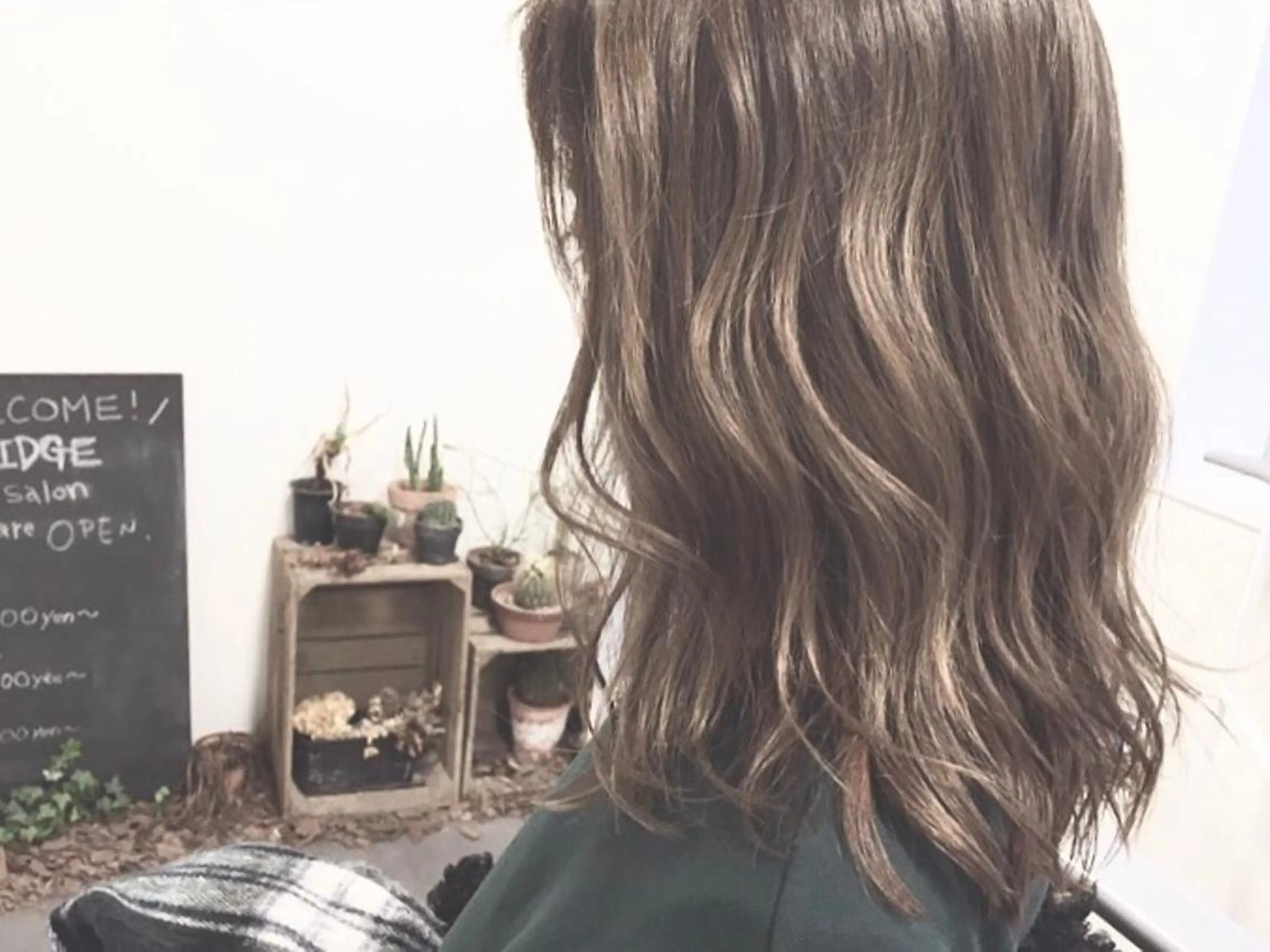 セミロング カラー アディクシーカラー ハイライトカラー 外国人風カラー ハイライト the BRIDGE hair salonのヘアスタイル