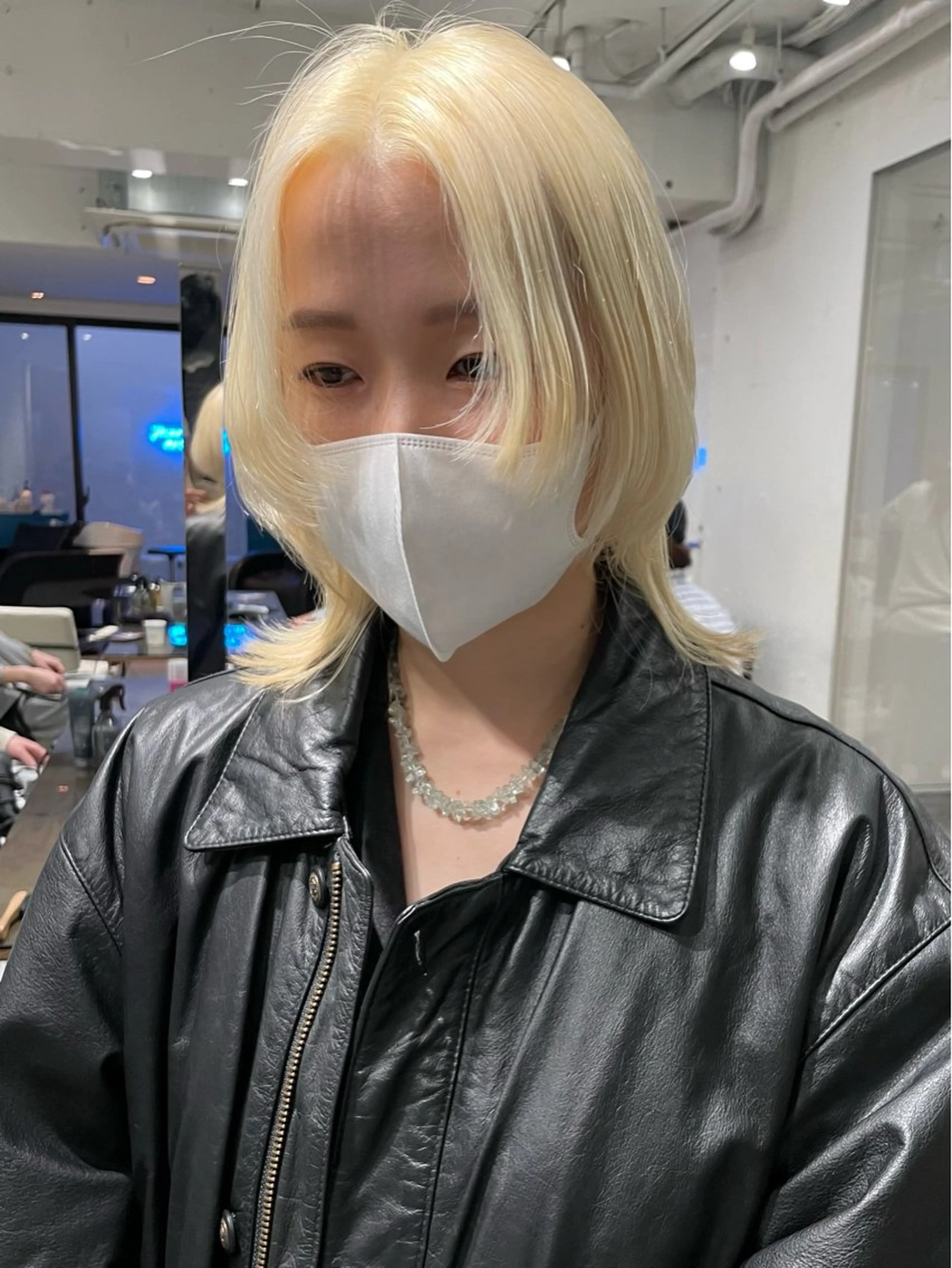 ミディアム カラー ミディアムパーマ ブリーチ ダブルカラー イヤリングカラー ハイライトカラー スパイラルパーマ 🌐hina⭐️のヘアスタイル