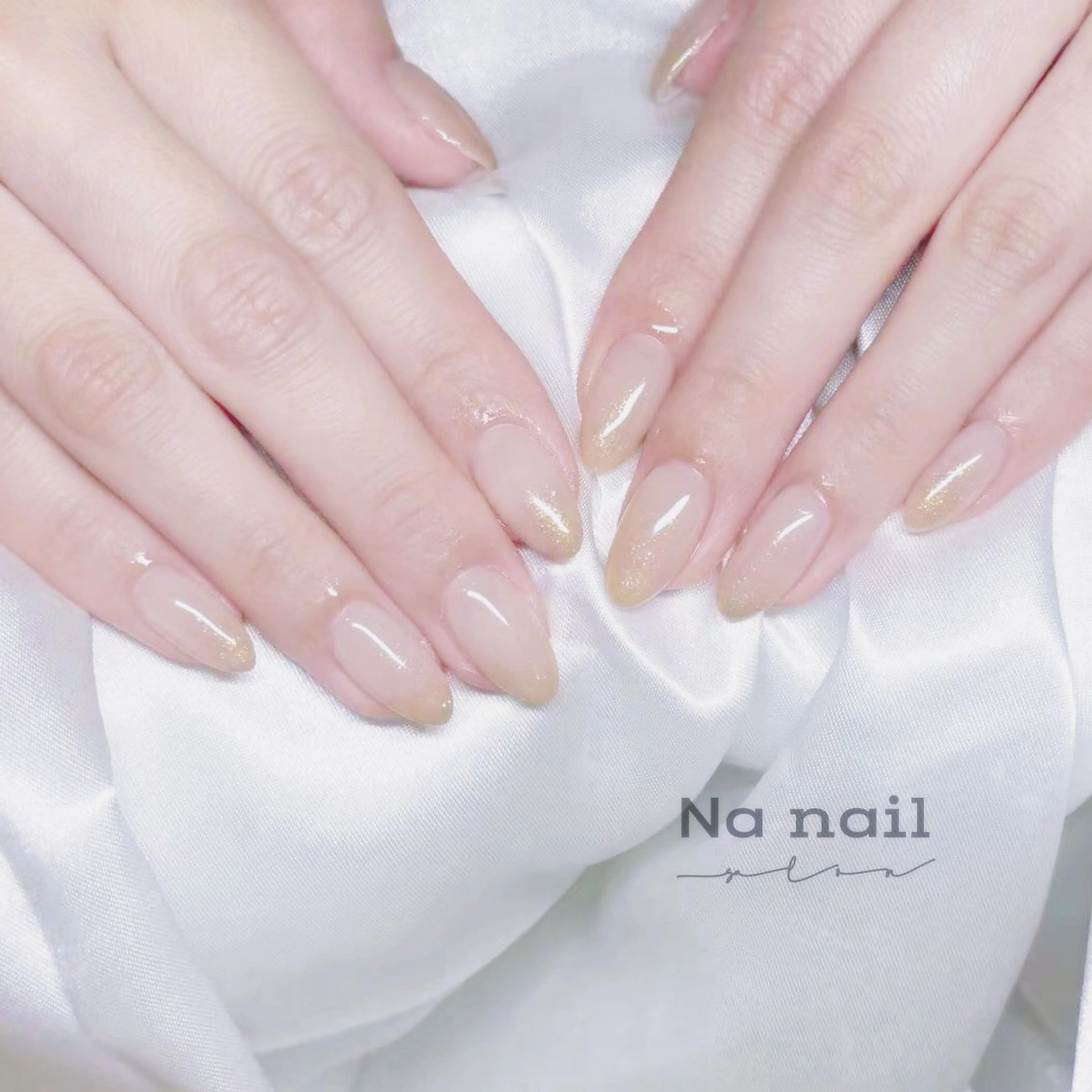 ネイル ゴールド グラデーション ラメ(グリッター) ラメグラデーション ハンドネイル CC nailのネイルデザイン