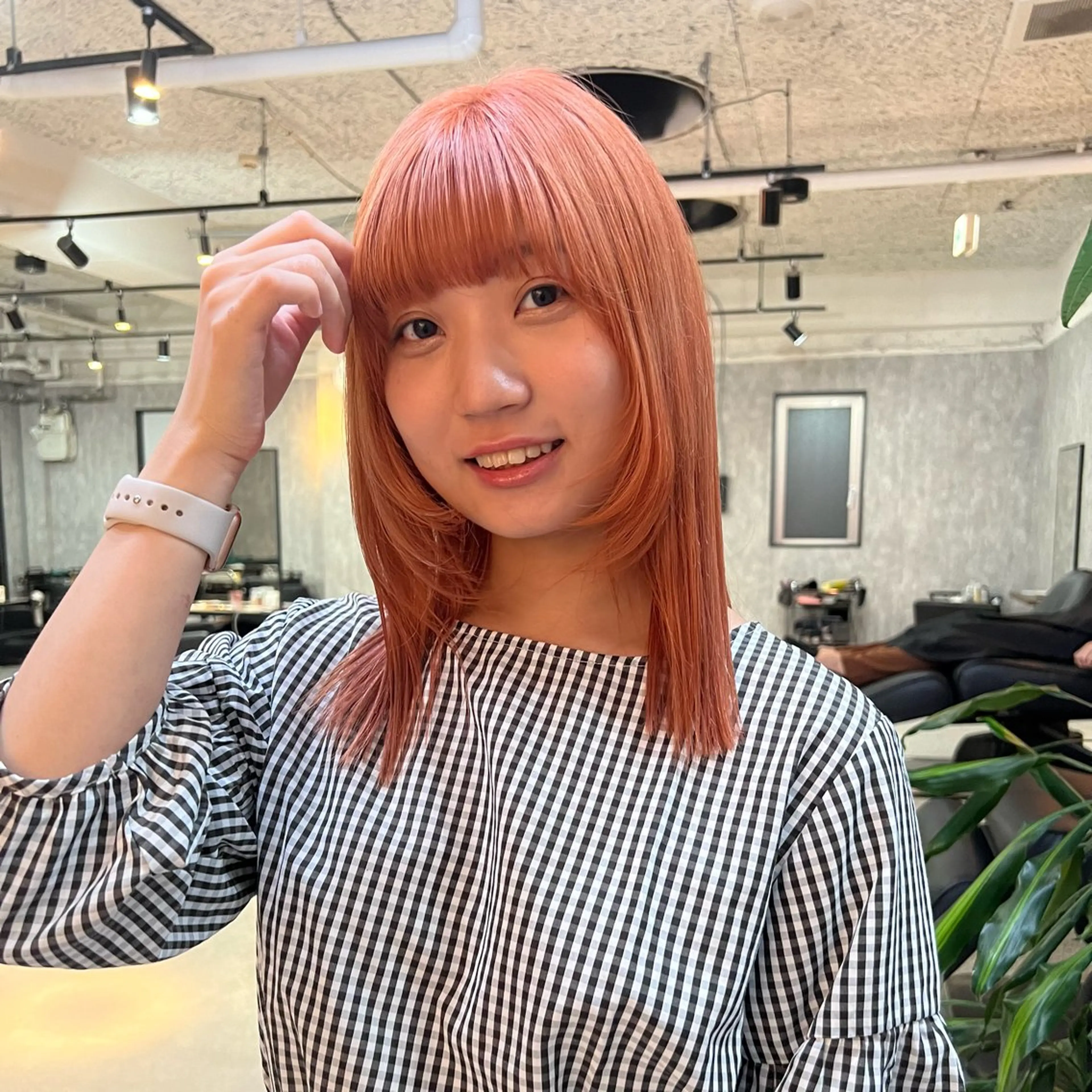 セミロング レイヤーカット TIDEHAIR SHIHOのヘアスタイル