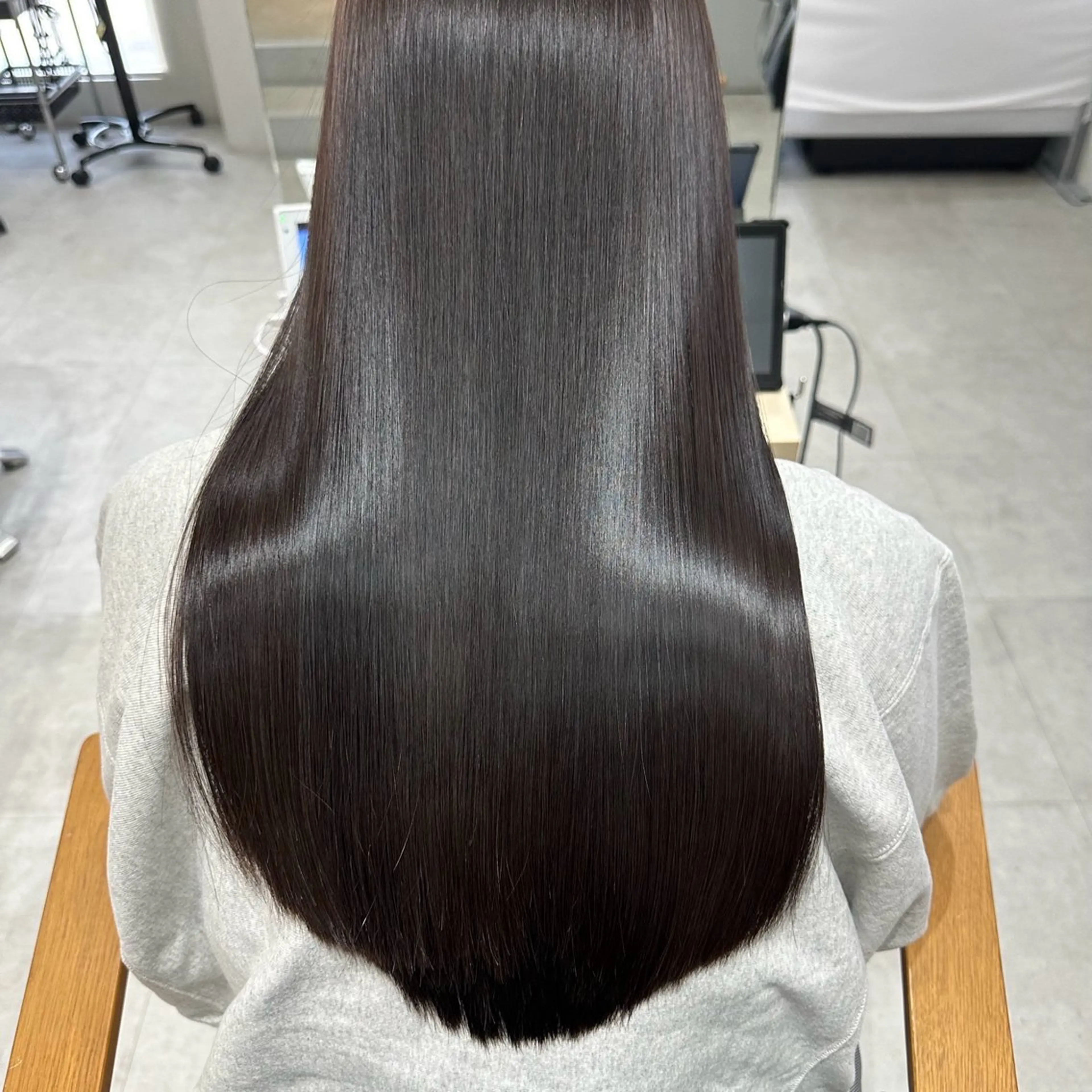 【自然なストレートヘアに🪄】縮毛矯正🎀＋超音波トリートメント🫧の写真