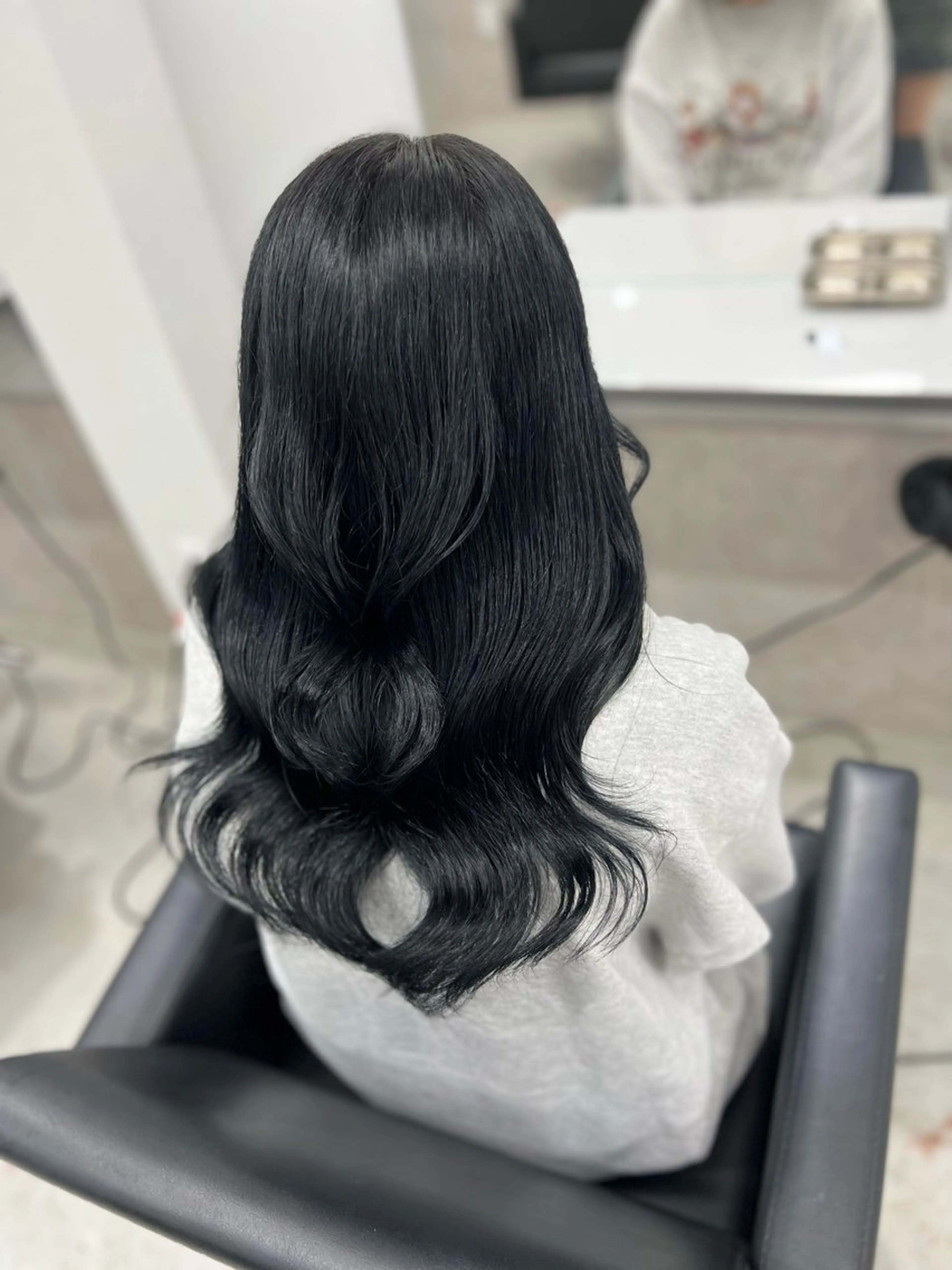 セミロング ヘアカラー maya レイヤーカットのヘアスタイル