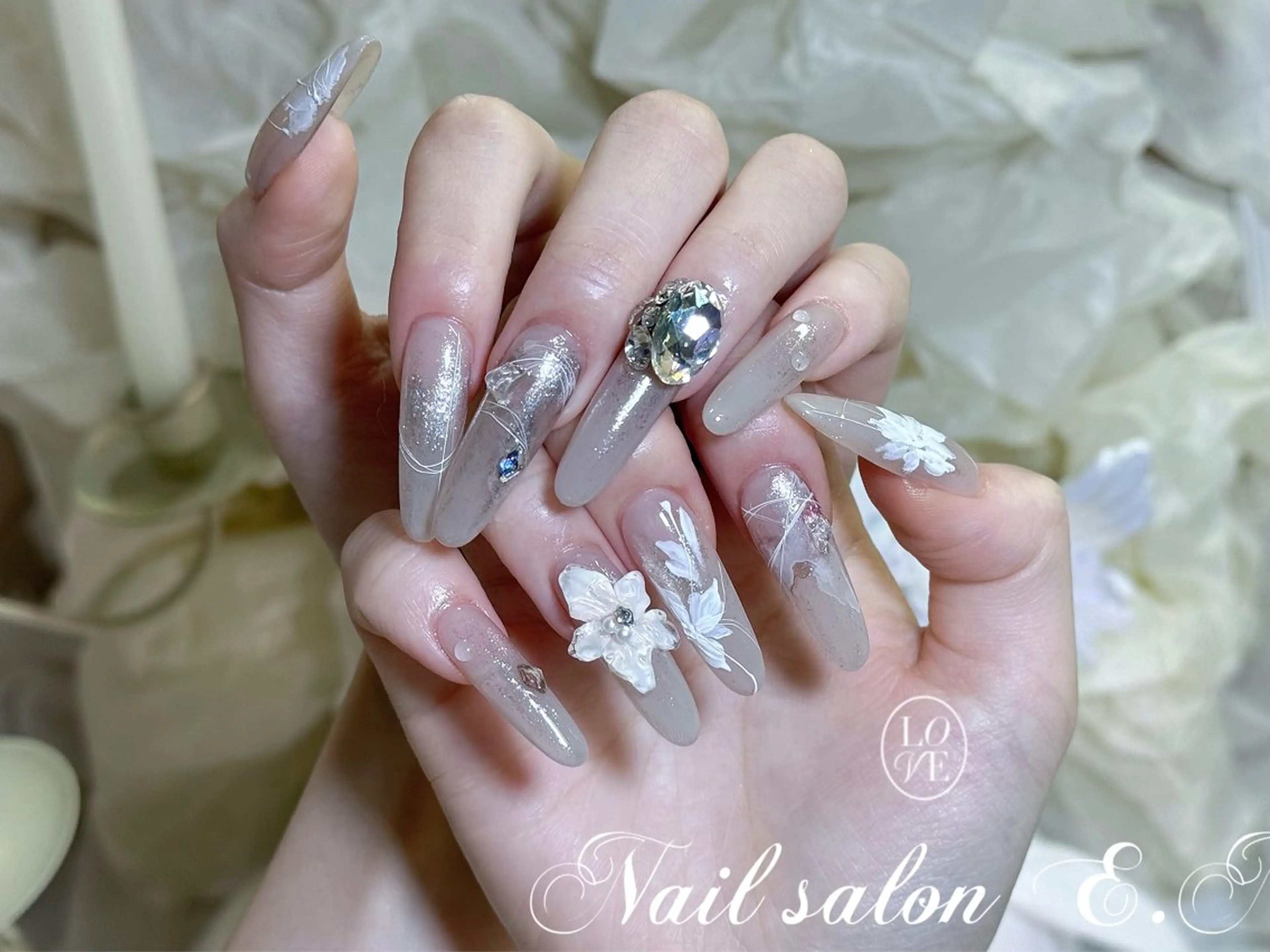 ネイル アートネイル オーロラネイル ガーリー キラキラネイル 韓国ネイル E.N🦋 長さ出し/持ち込みのネイルデザイン