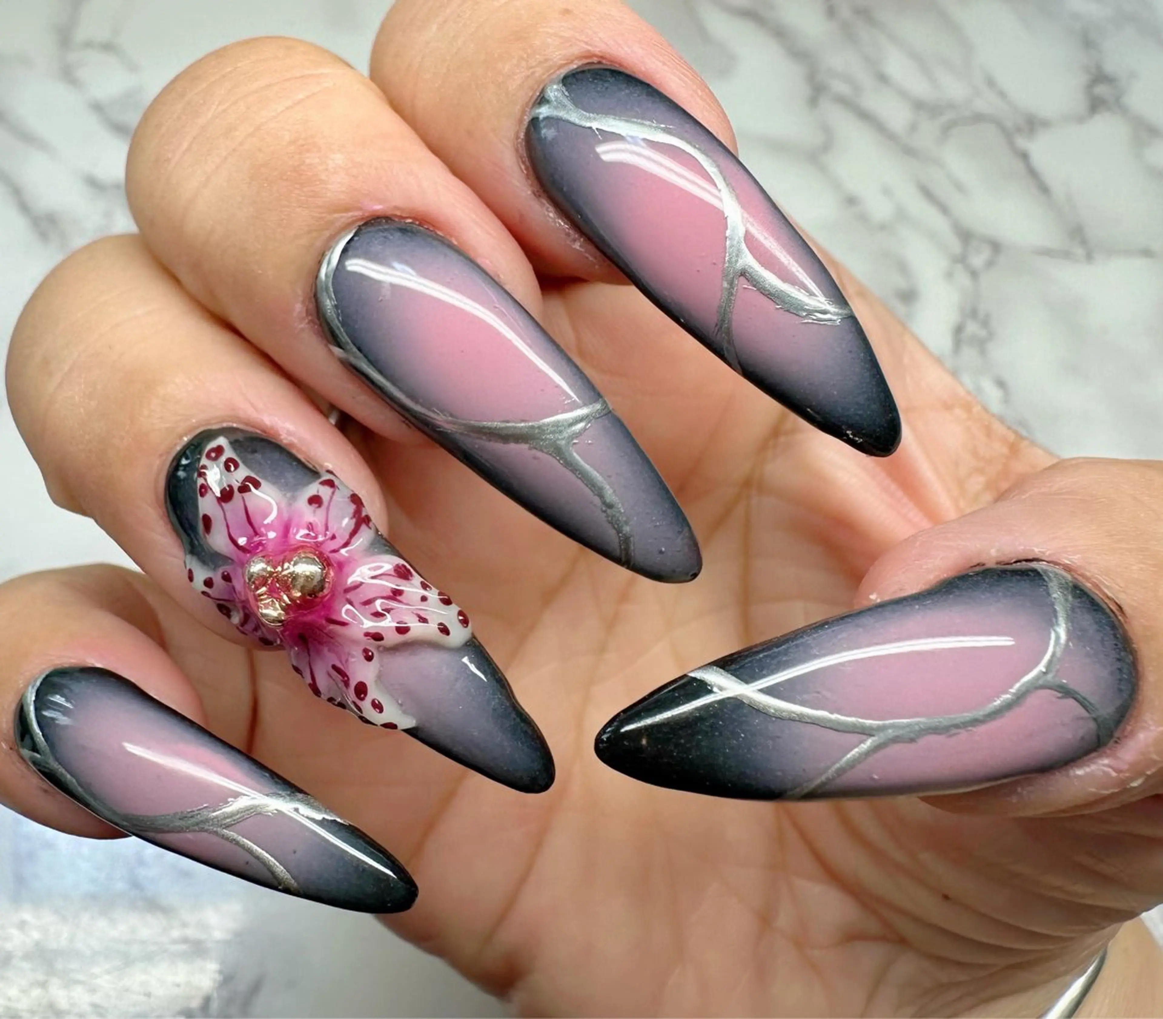 ネイル アートネイル チークネイル ハート キラキラネイル ラメ(グリッター) M.N_ nailのネイルデザイン