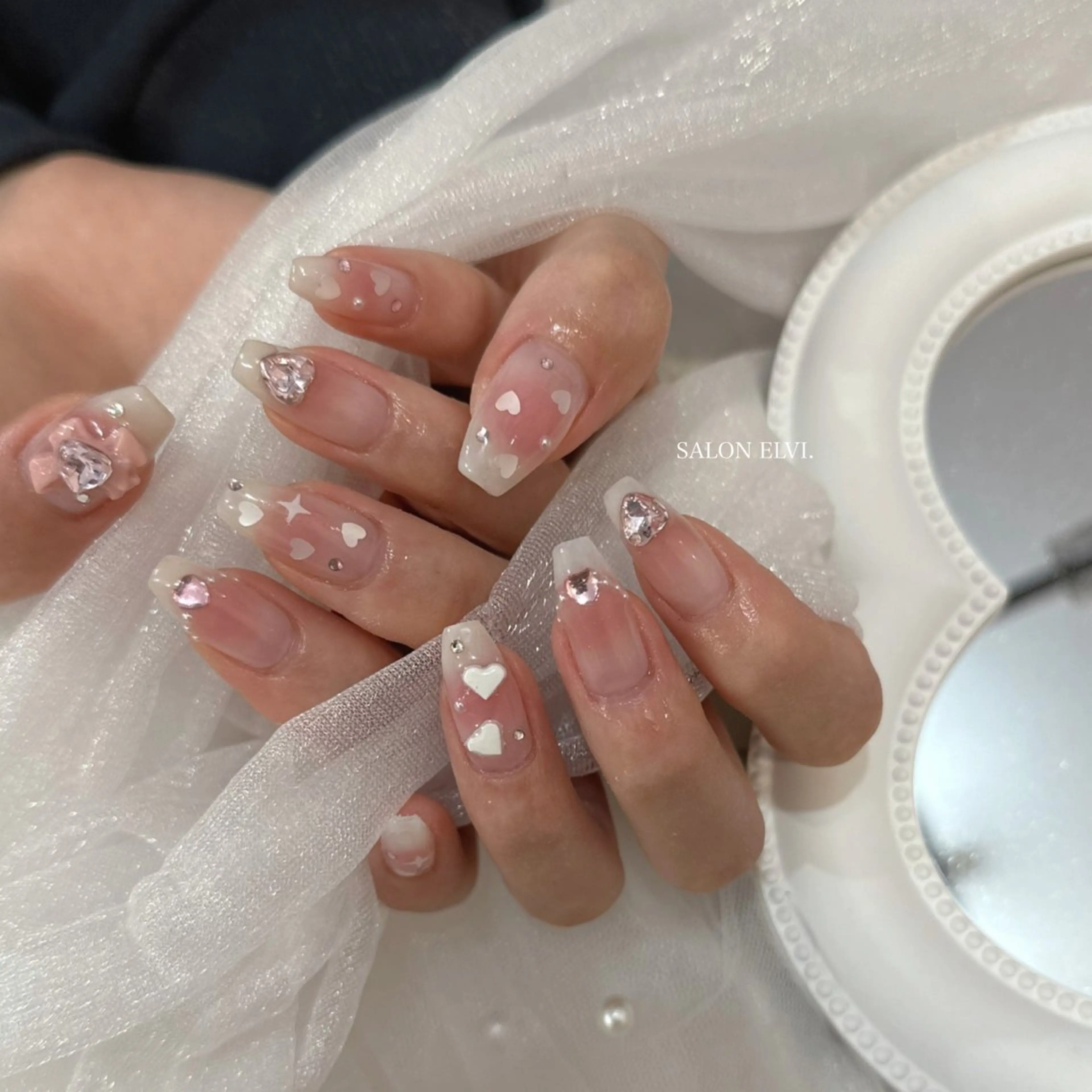 ネイル SALON ELVI.所属・SALON ELVI.のネイルデザイン