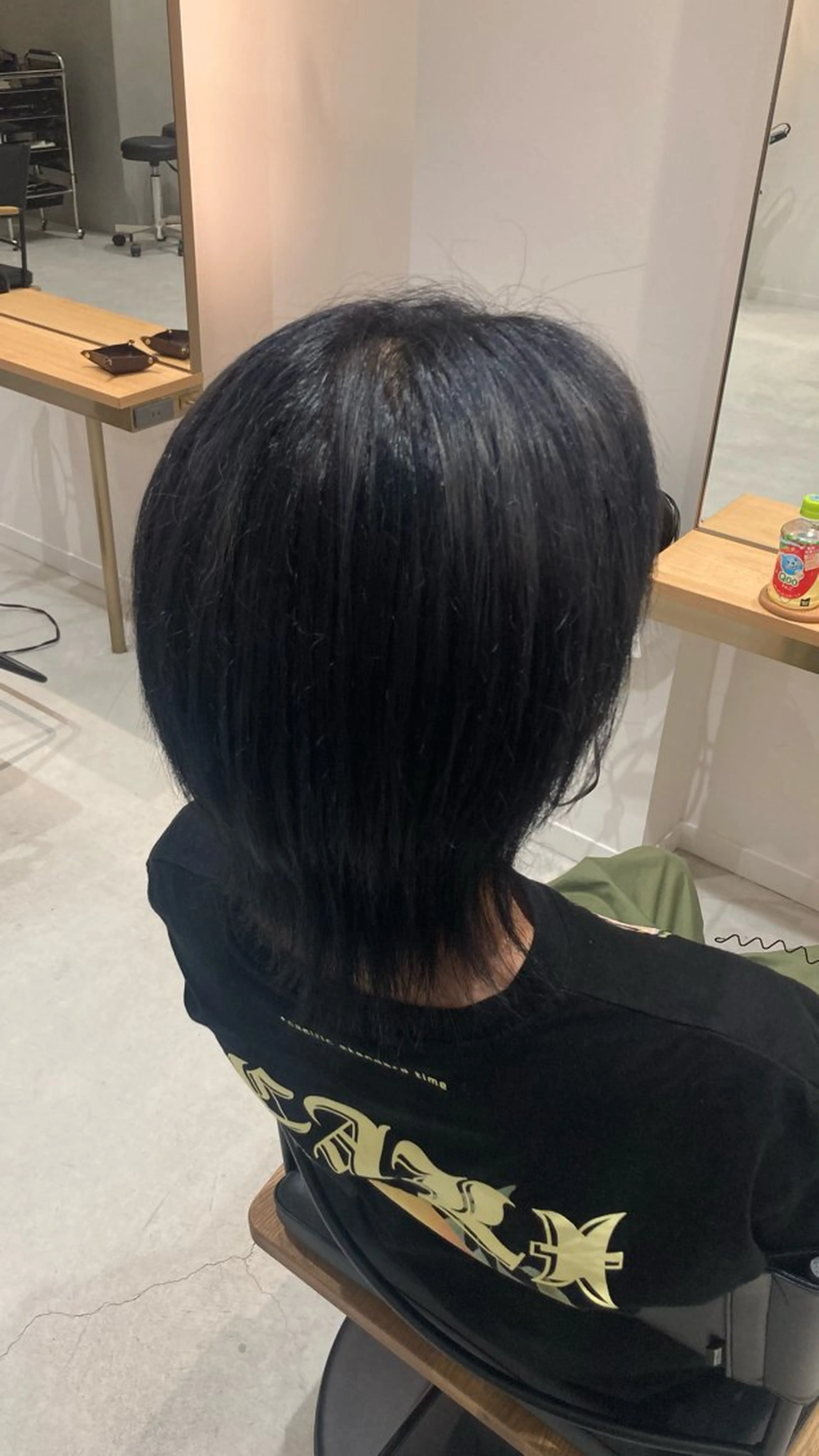 カラー メンズ 黒髪 ブルーカラー ブルーブラック CYAN.栄店所属・久野 紗愛のヘアスタイル