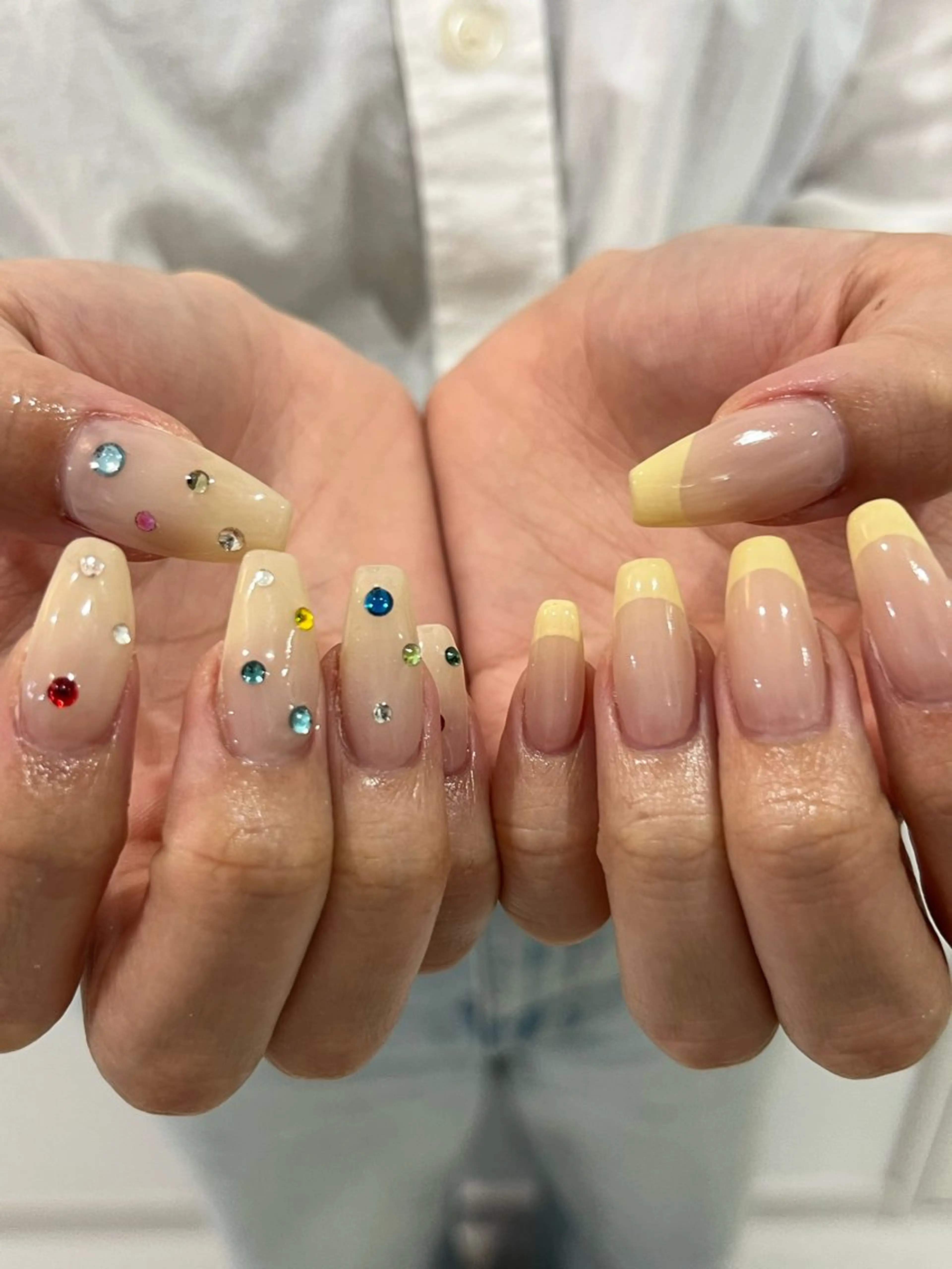 ネイル ハンドネイル Ray. ちゅるん系ニュアンスのネイルデザイン