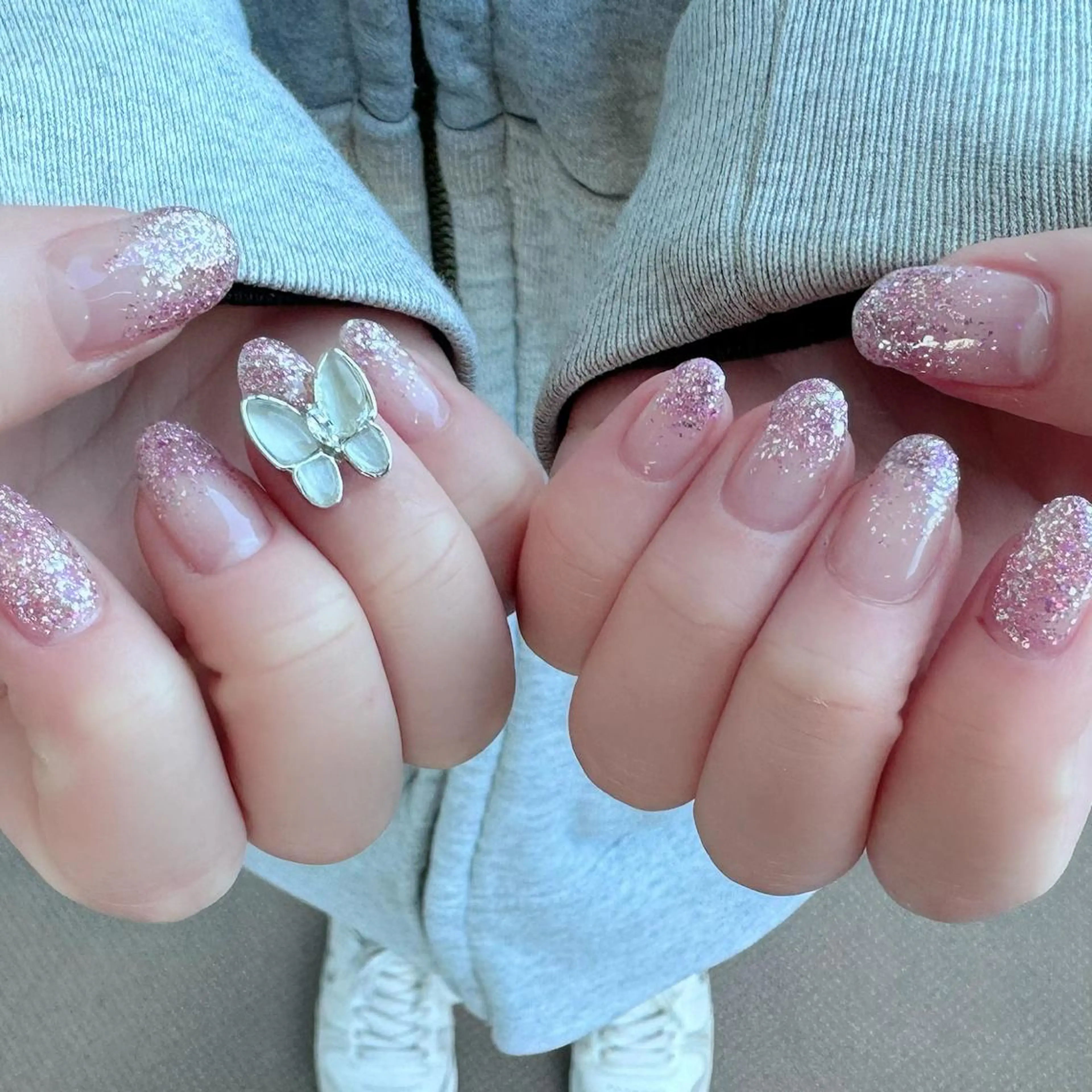 ネイル ラメ(グリッター) ラメグラデーション 新山 聖のネイルデザイン