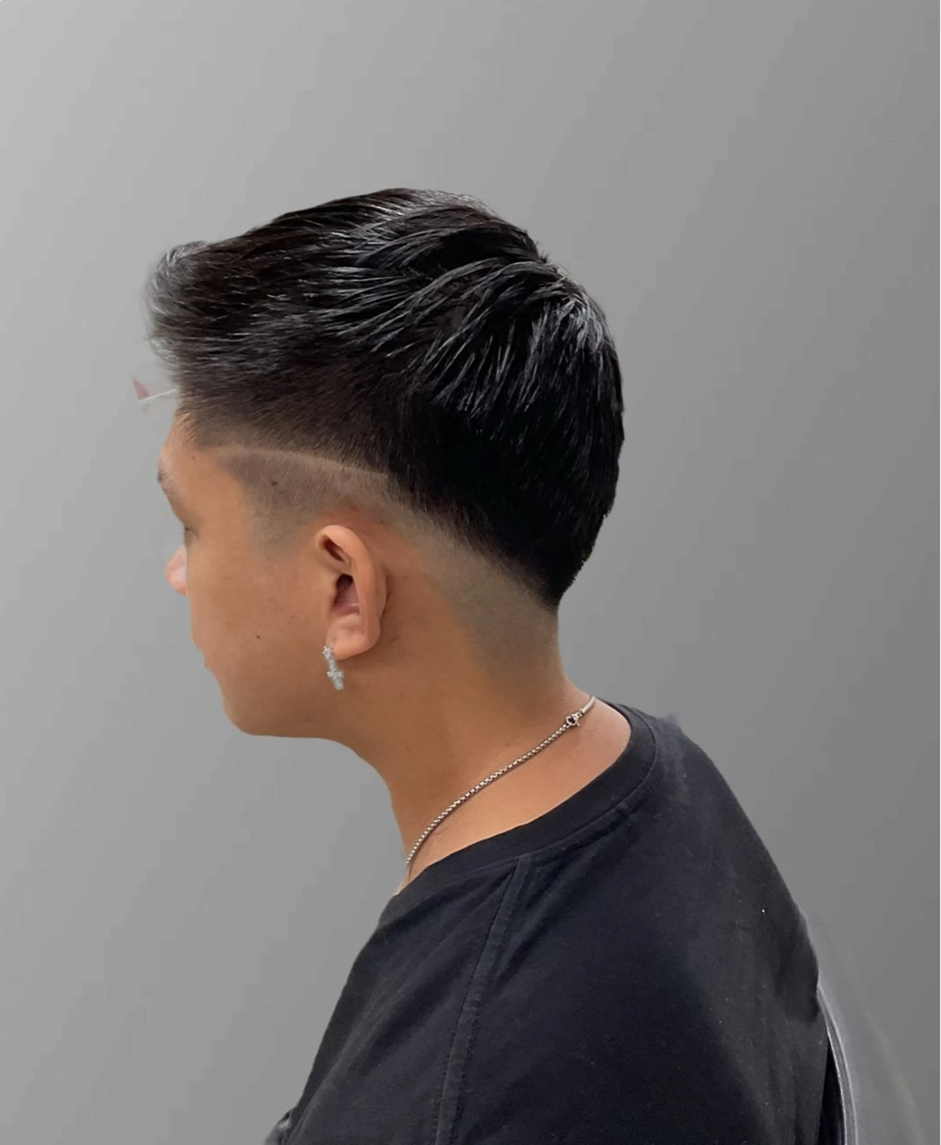 ショート メンズ フェードカット au美容室所属・au栄矢場町 水素髪質改善Tのヘアスタイル