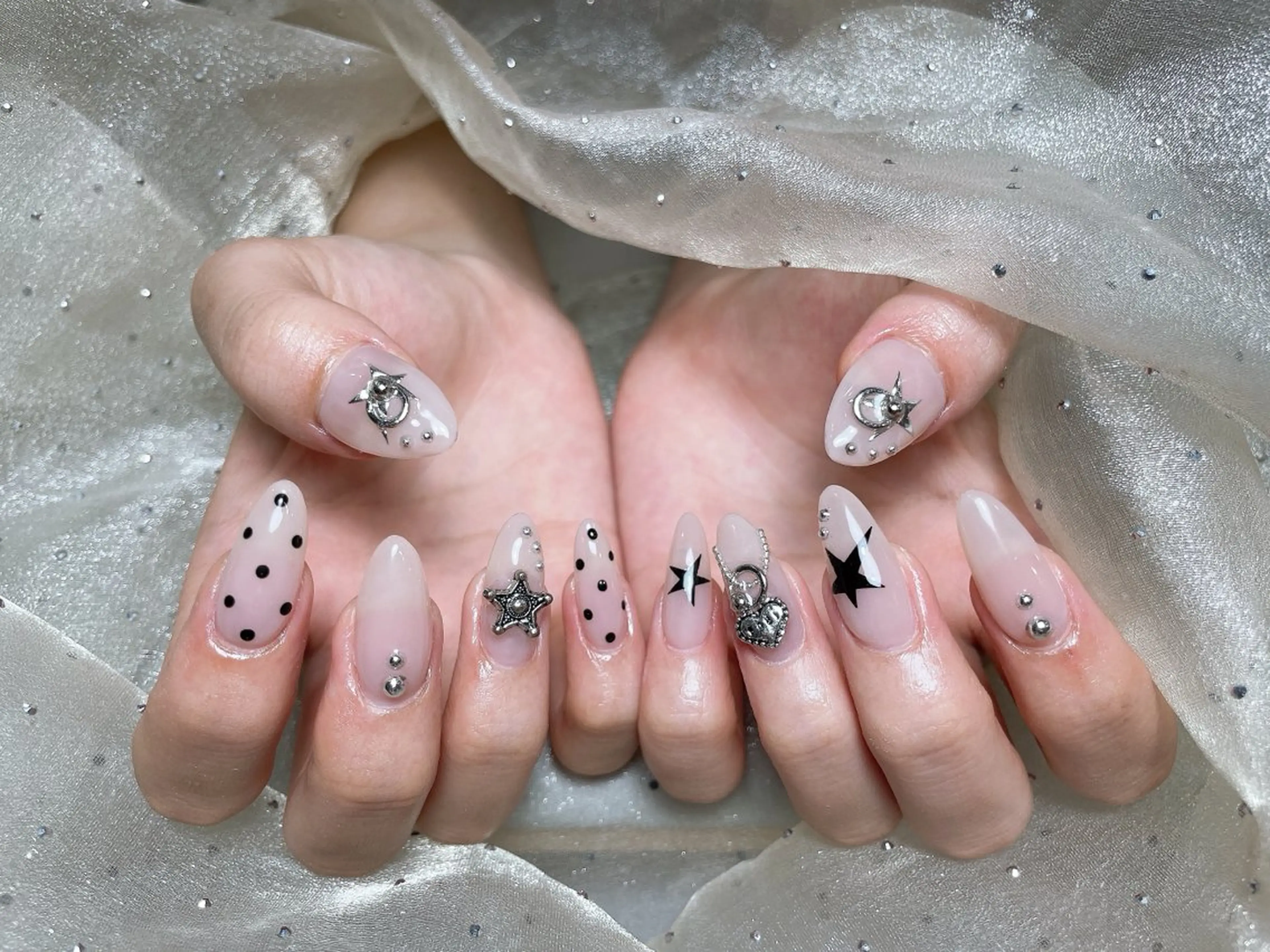 ネイル ハンドネイル ハンドケア モナ& あきのネイルデザイン