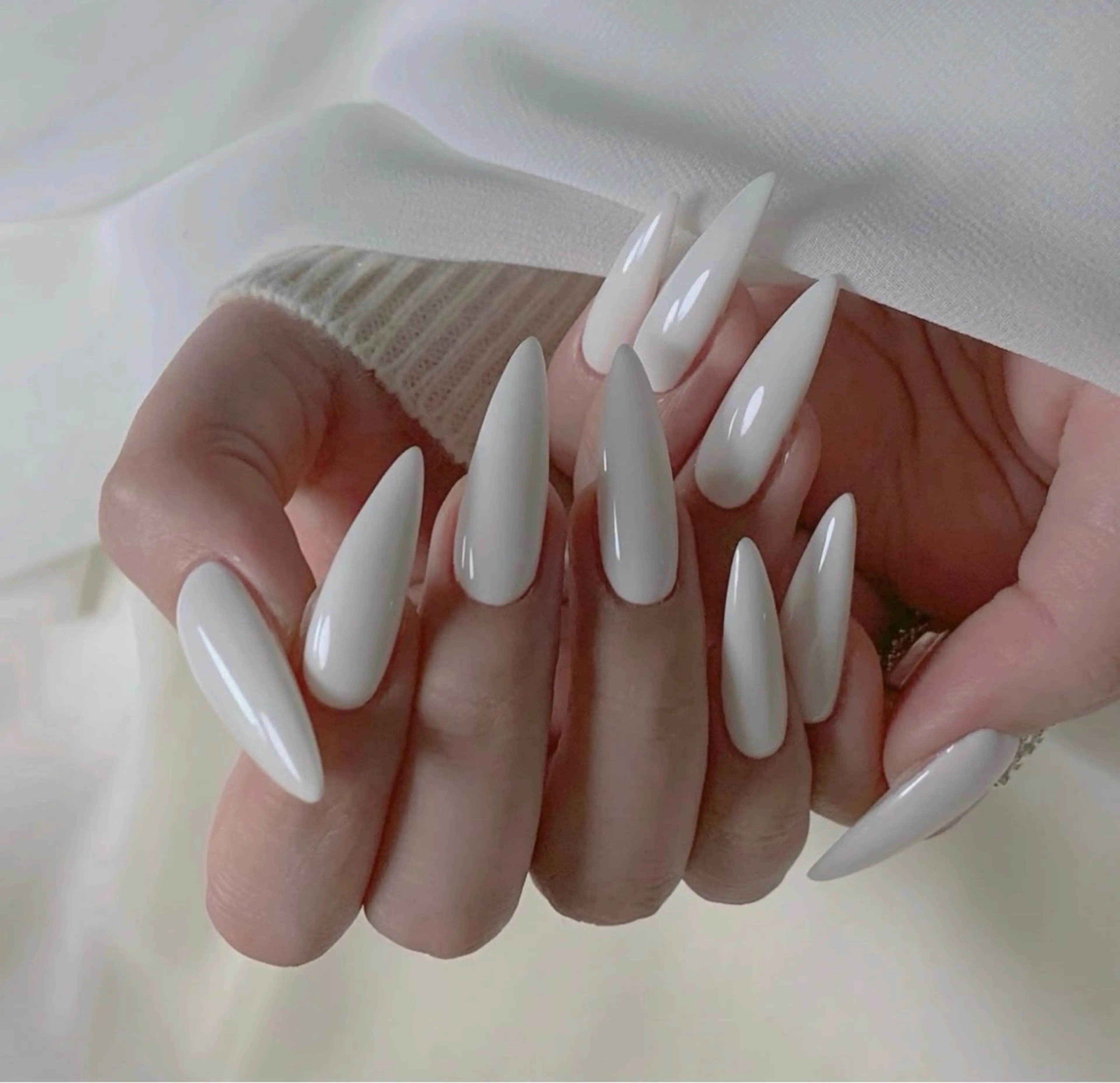 ネイル 長さ出し フレンチネイル 韓国ネイル レース マグネットネイル ハンドネイル 波 なみのネイルデザイン