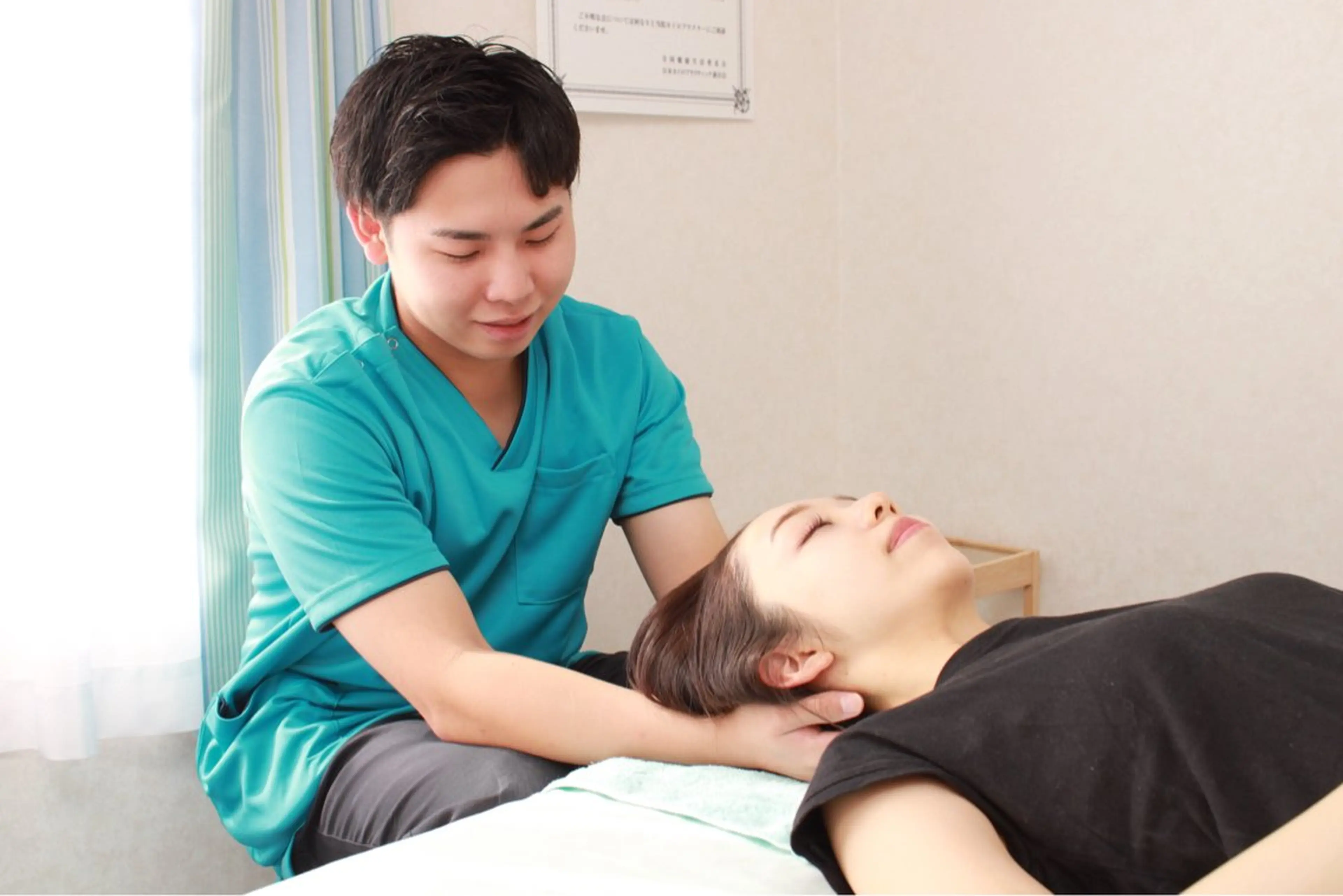 【首,肩凝りが酷い方】眼精疲労,頭痛,肩凝りは姿勢から改善！6,600円→3,500円の写真