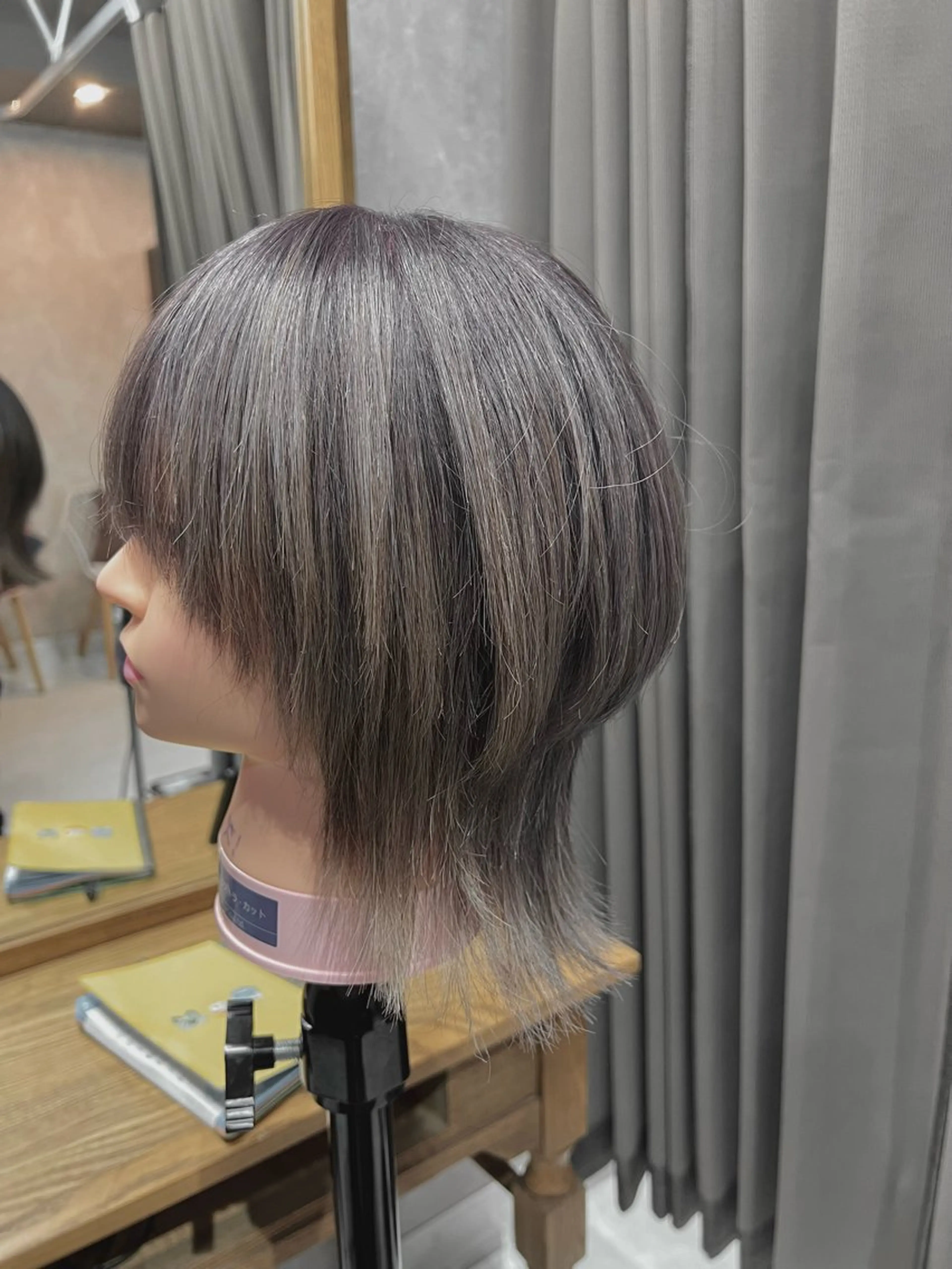 ショート カラー シルバー ウルフカット 鹿児島 天文館 Colore凜のヘアスタイル