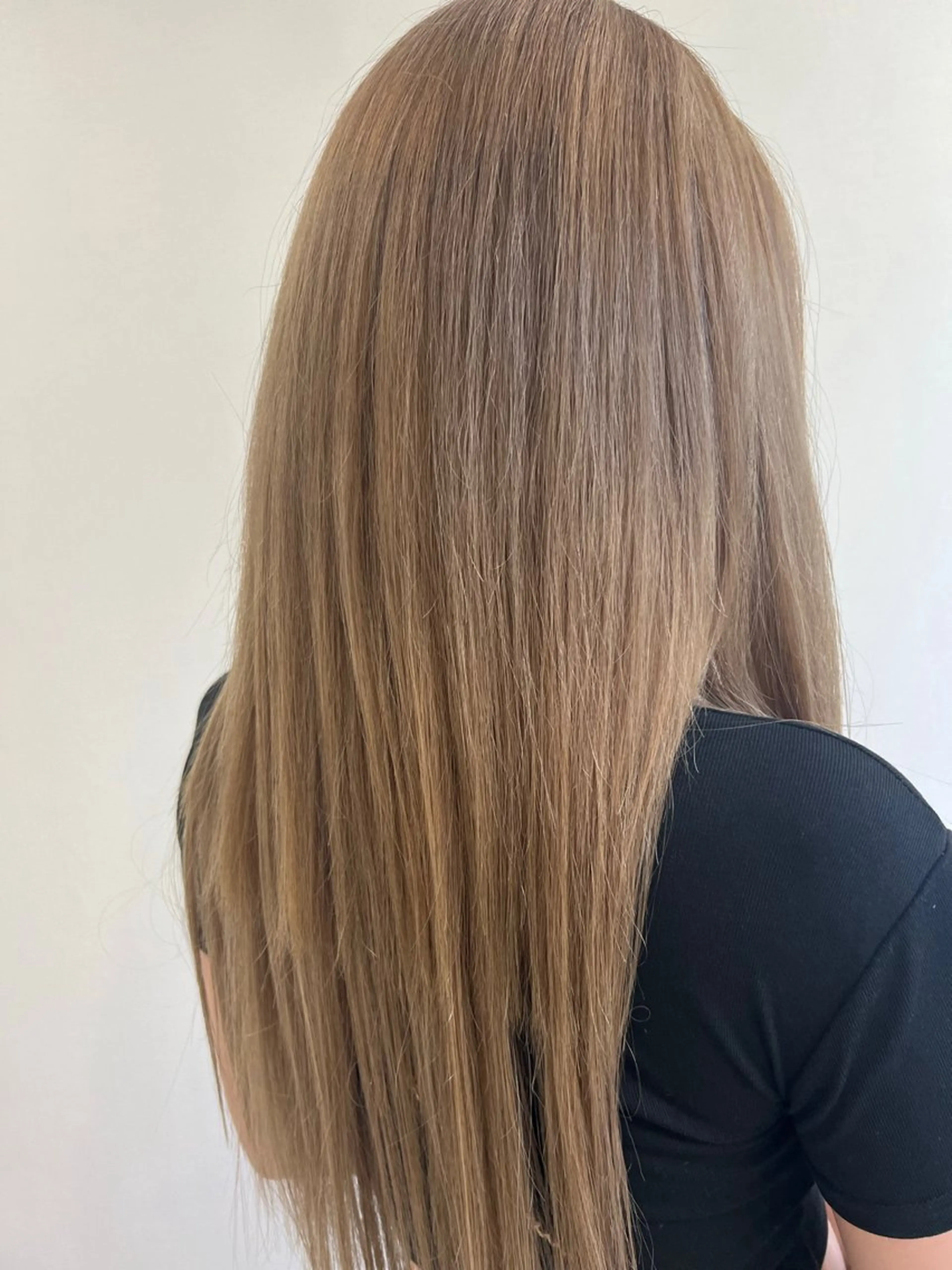 カラー 刀根 梓織のヘアスタイル