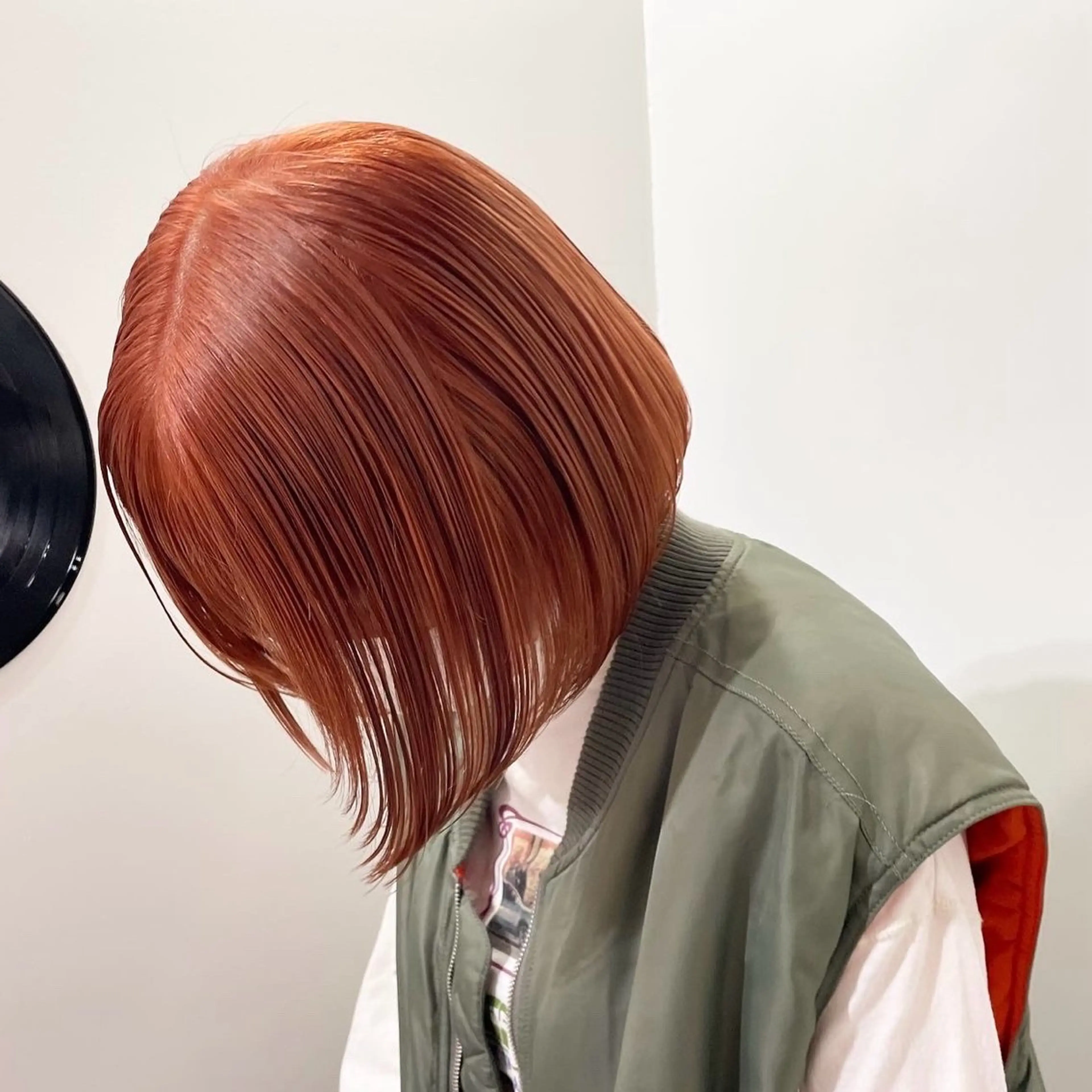 カラー ヘアカラー トリートメント 艶髪ハイトーン× ボブ🥣アイネのヘアスタイル