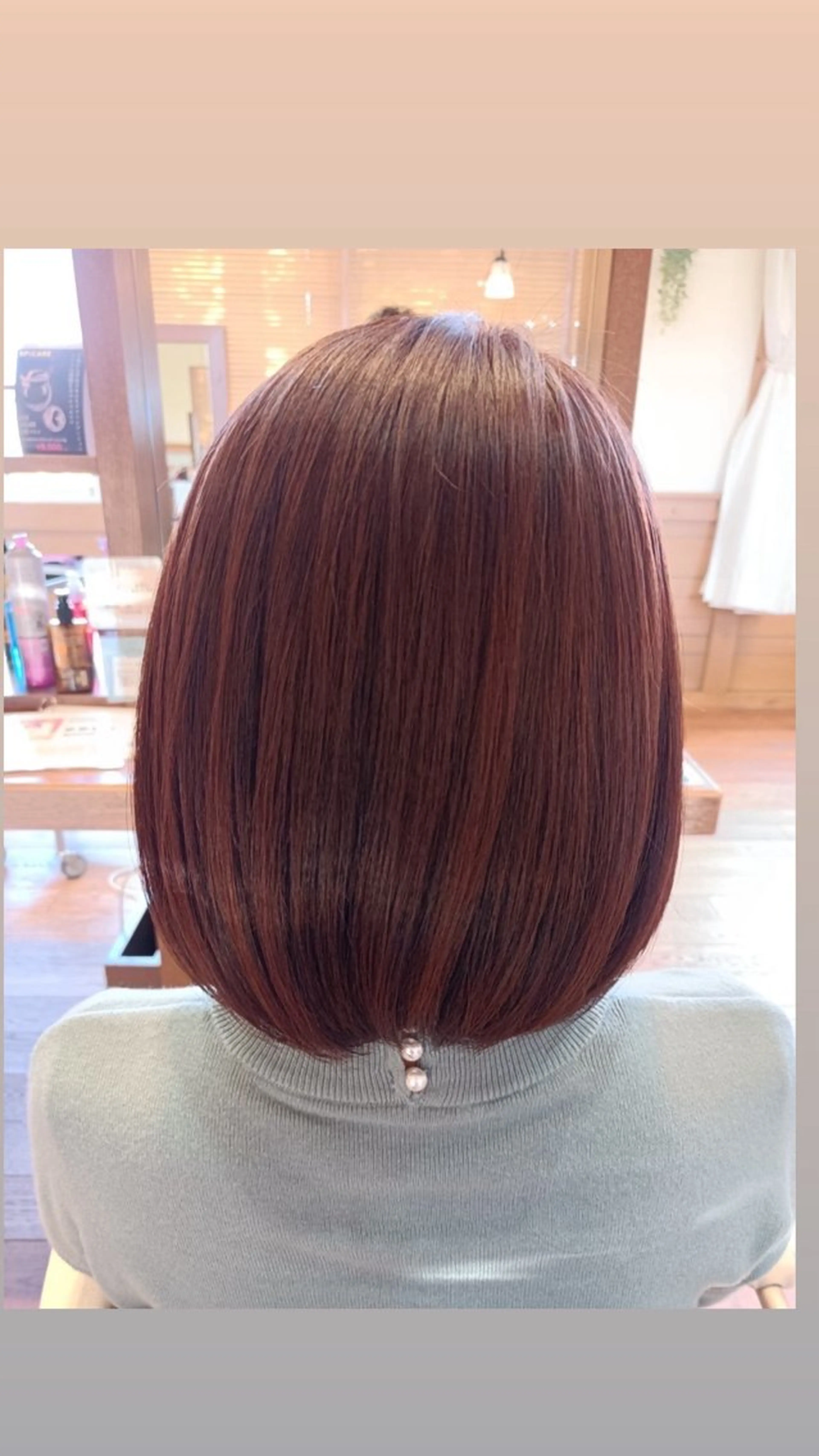 ミディアム カラー 三輪 南月のヘアスタイル