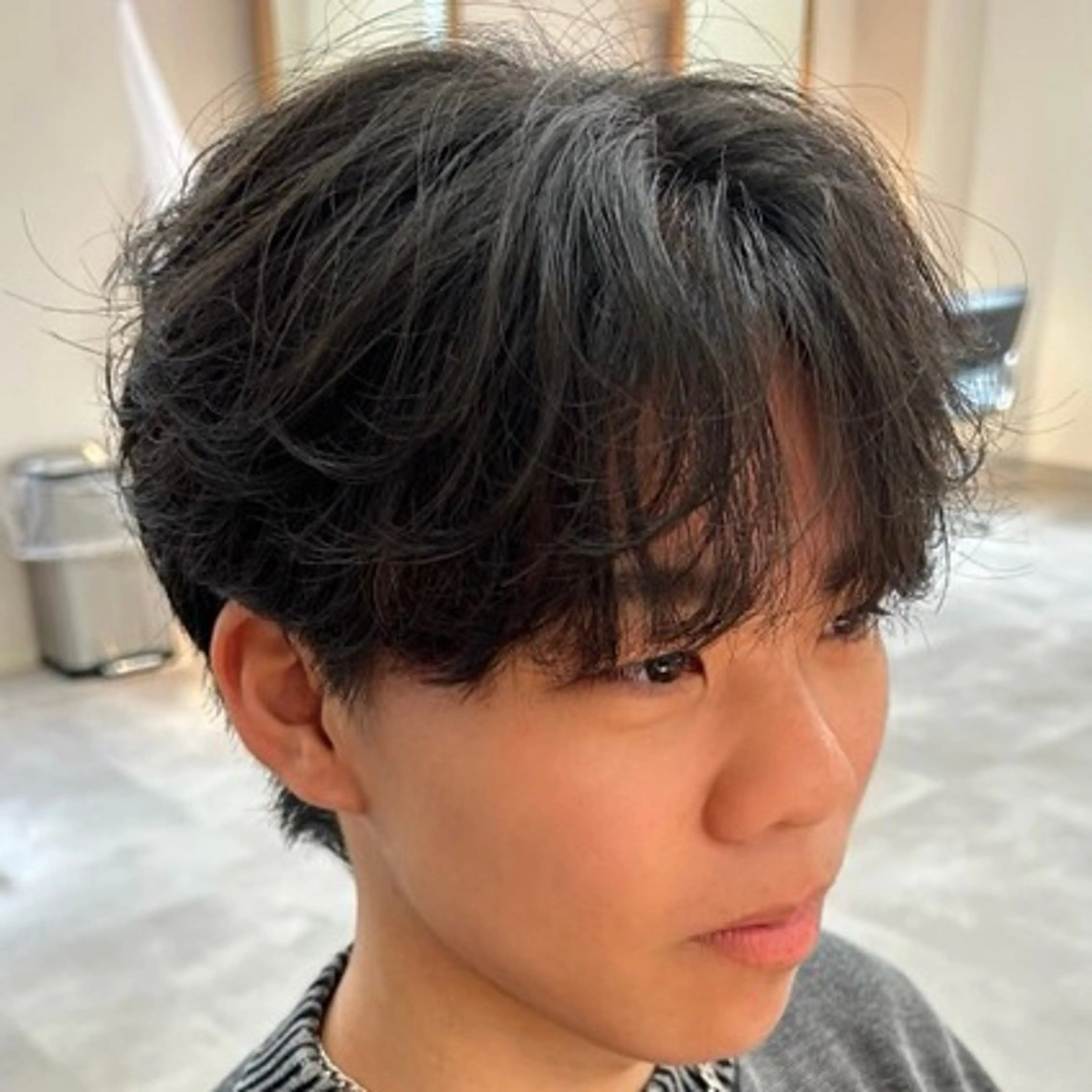 パーマ メンズ センターパート フェザーパーマ メンズ韓国風 メンズパーマ ニュアンスパーマ カット パーマ 男の理想を叶える🔥 メンズパーマ特化|関のヘアスタイル