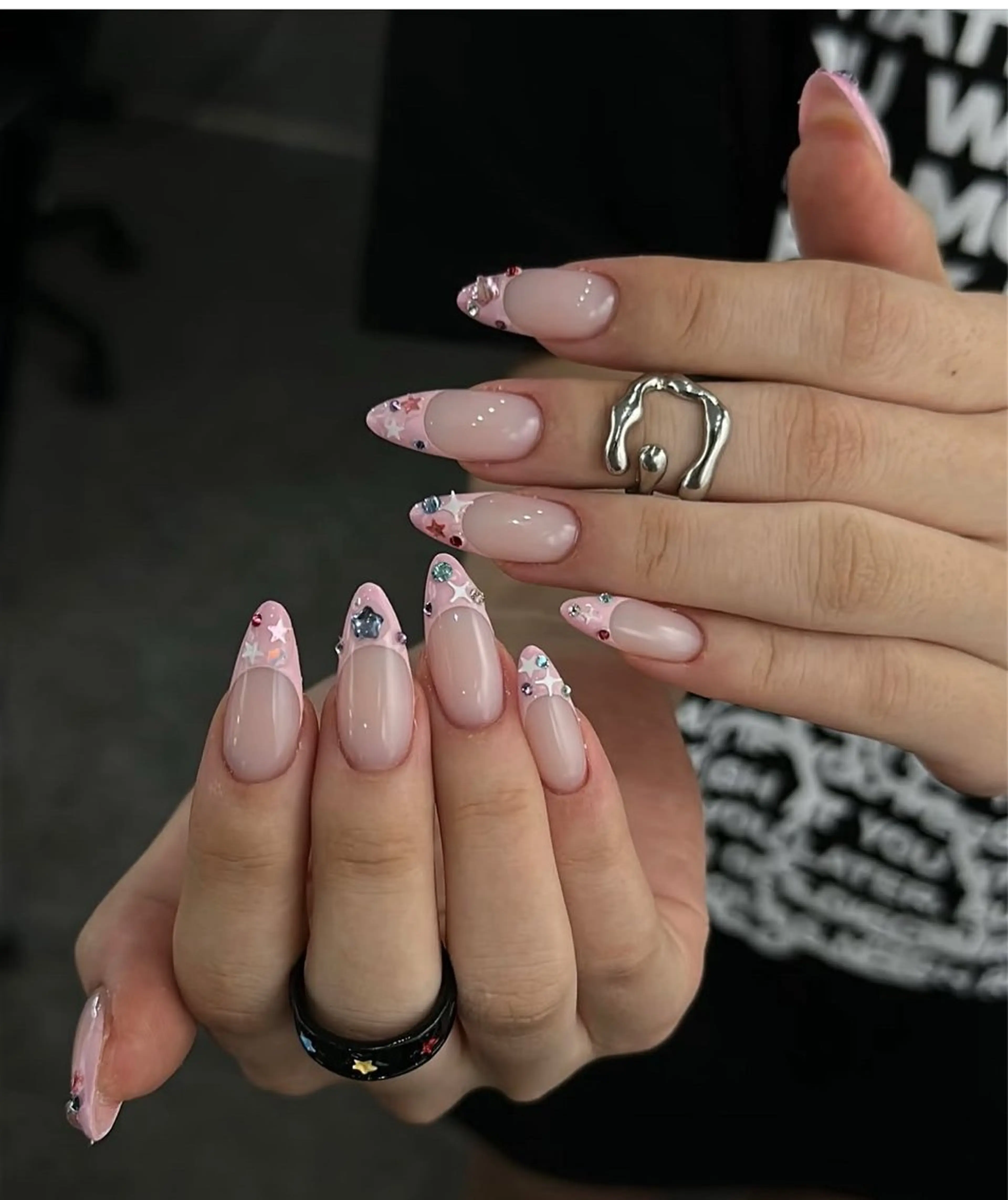 ネイル アニマル柄 オーロラネイル チークネイル フラッシュネイル ジェルネイル Lyna 池袋のネイルデザイン