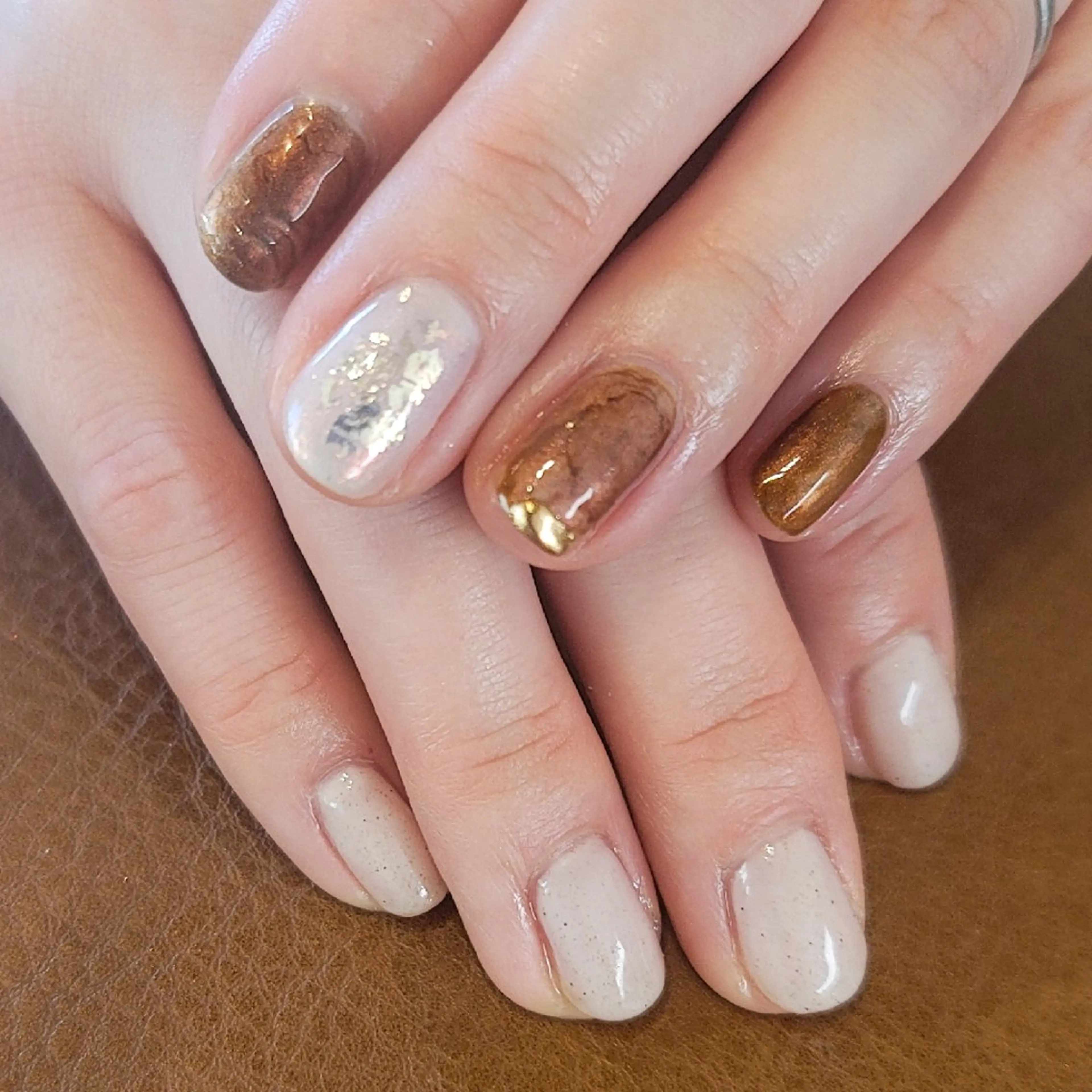 ネイル ニュアンスネイル 🌲🌳🚪iiit o🌲🌳🌲のネイルデザイン