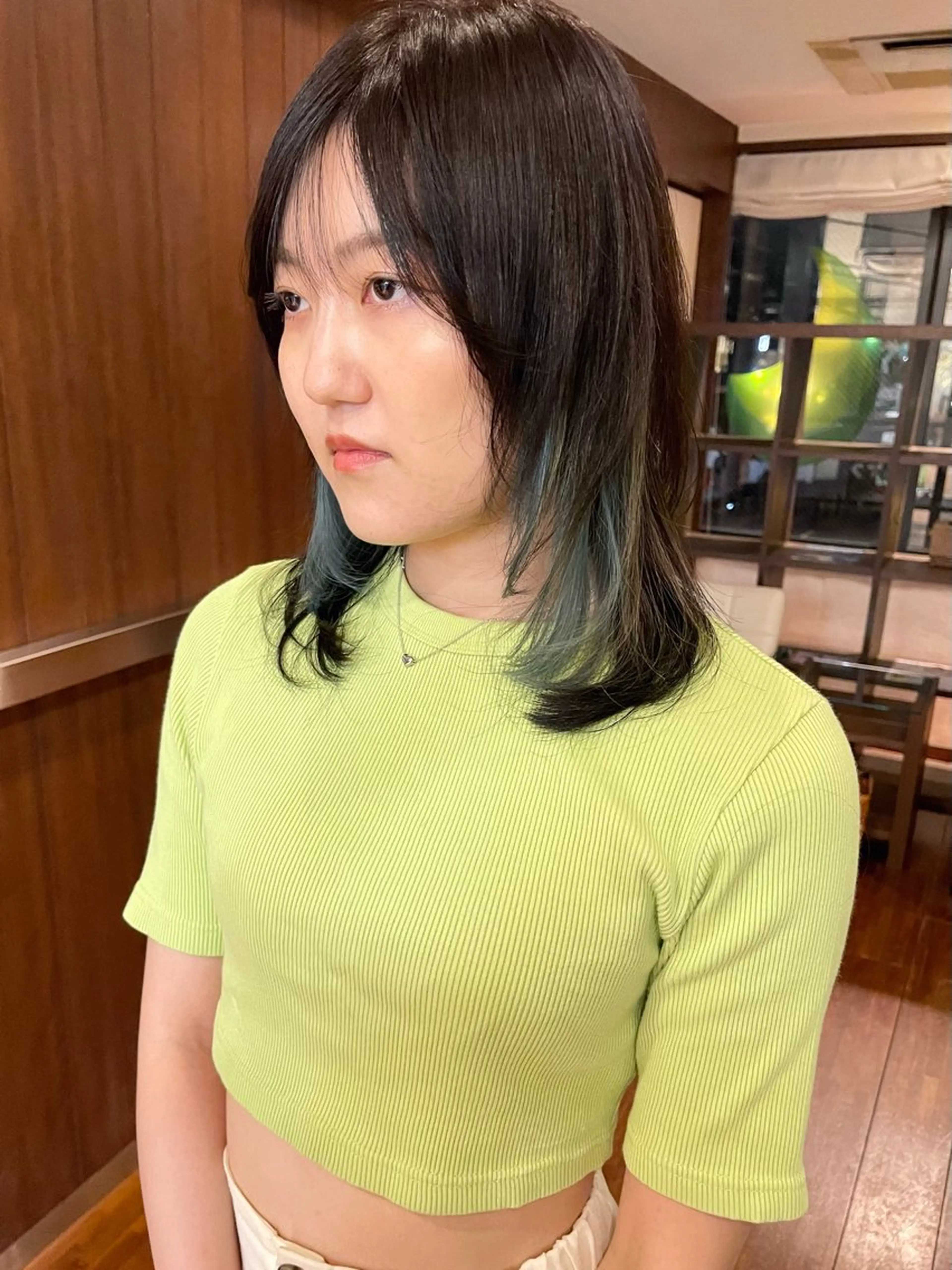 ミディアム カラー ブルーカラー インナーカラー カット ヘアカラー トリートメント 髪質改善ｶﾗｰ ｹｱﾌﾞﾘｰﾁ/ﾀﾑのヘアスタイル