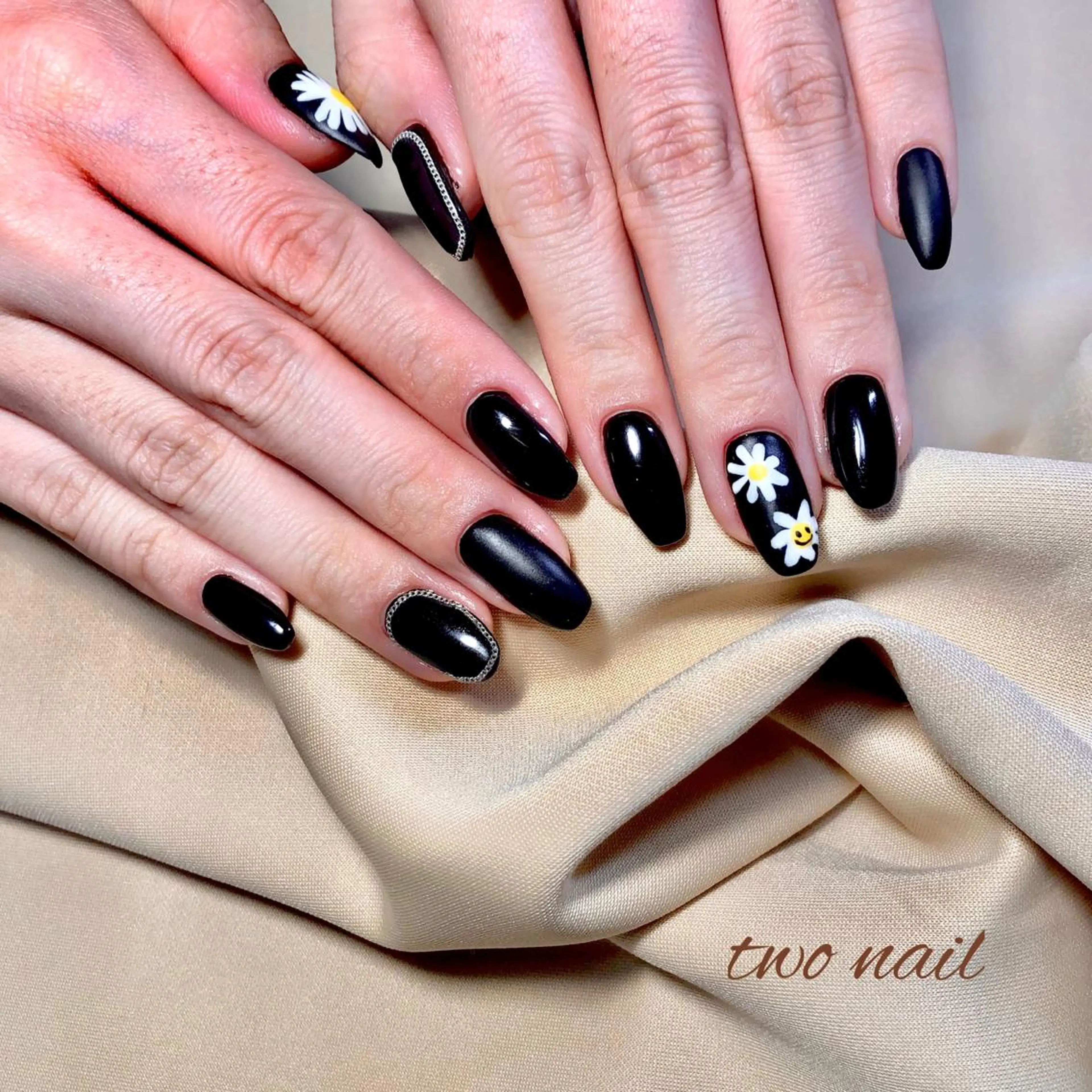 ネイル アートネイル フットネイル ハート ニュアンスネイル ホワイト two nailのネイルデザイン