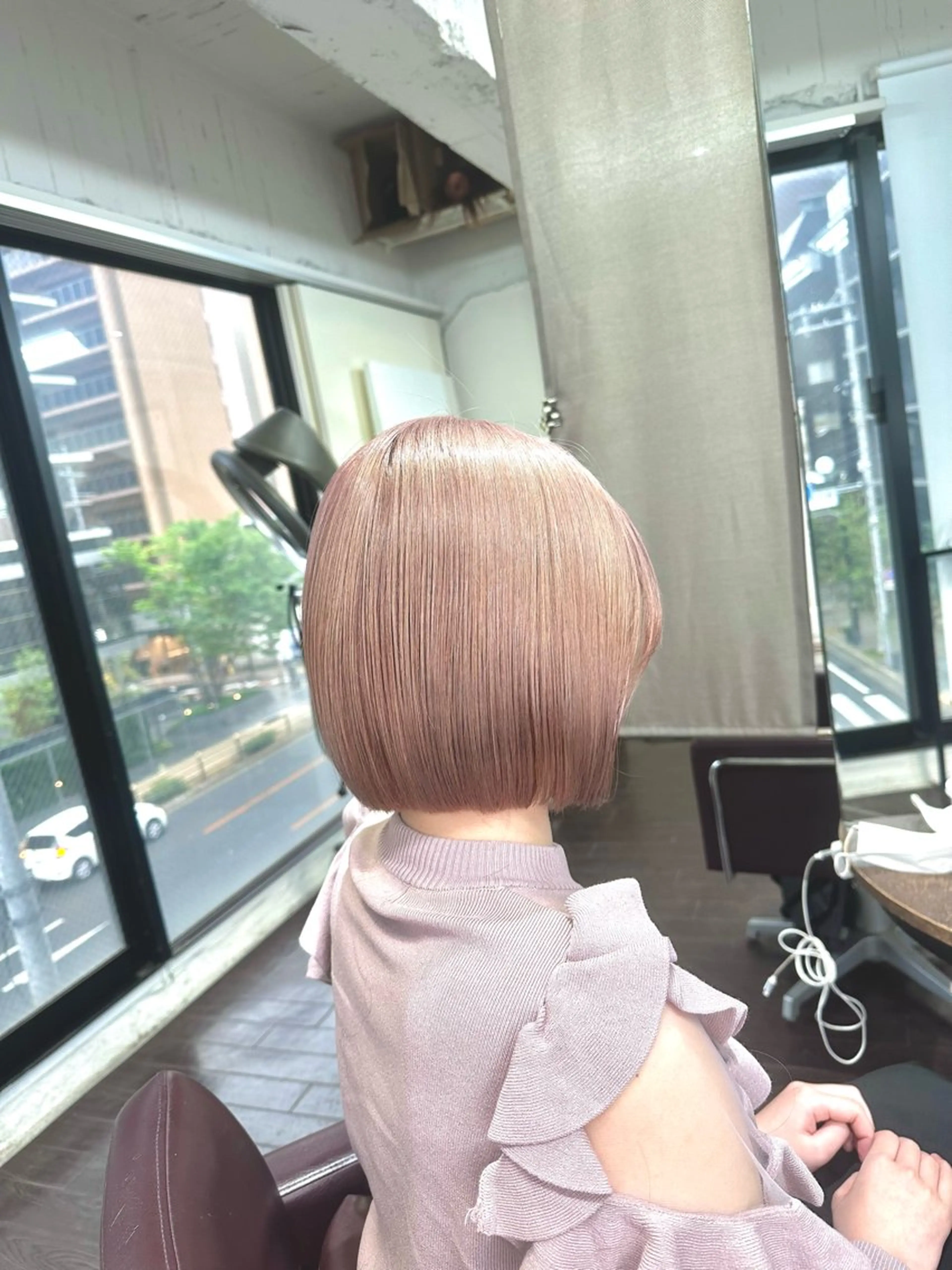 ショート カラー ベージュカラー ハイトーンカラー ミルクティーベージュ TETE所属・chloe 【クロエ】のヘアスタイル