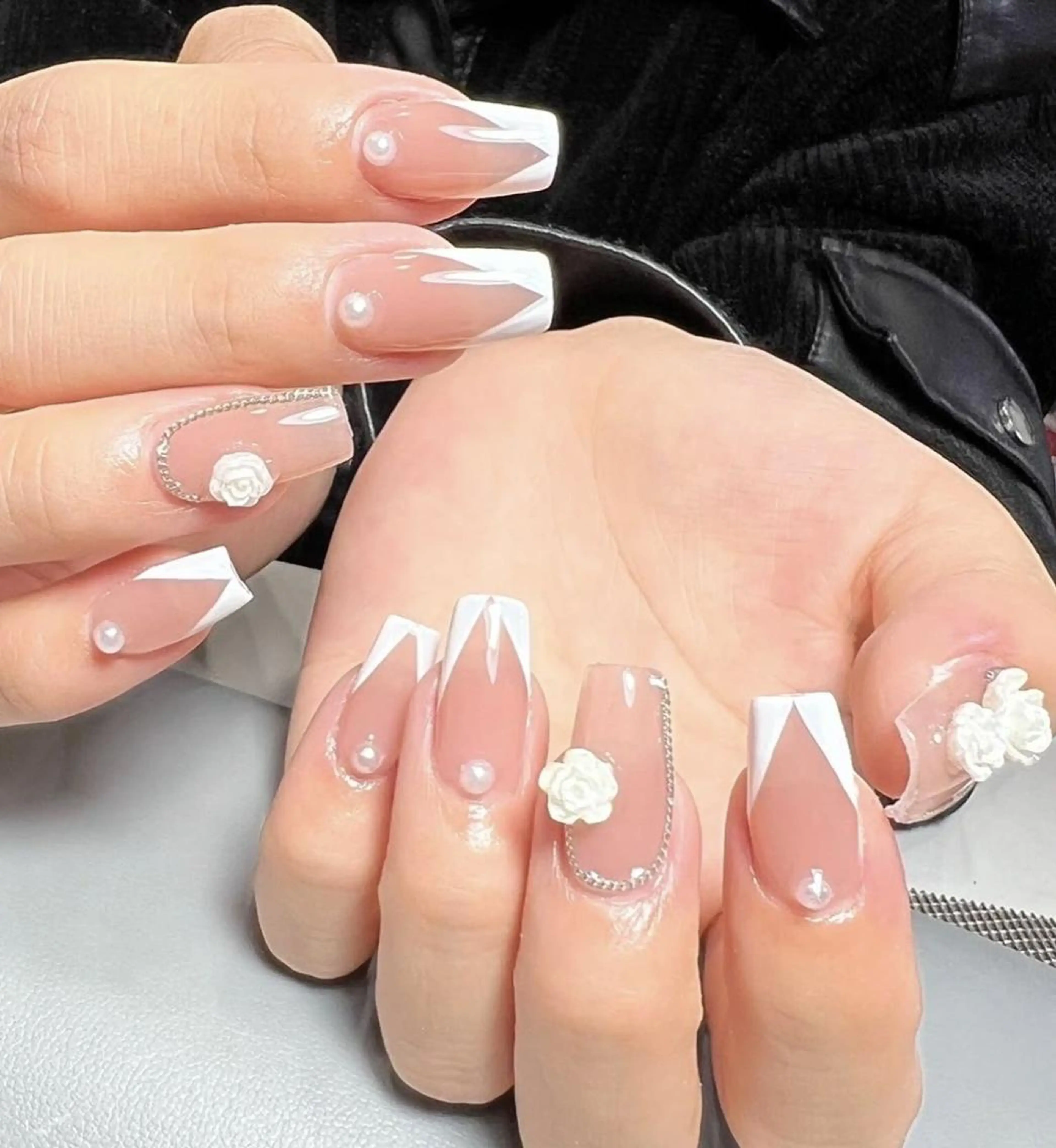 ネイル アートネイル 長さ出し ネイルチップ Queens PUPUのネイルデザイン