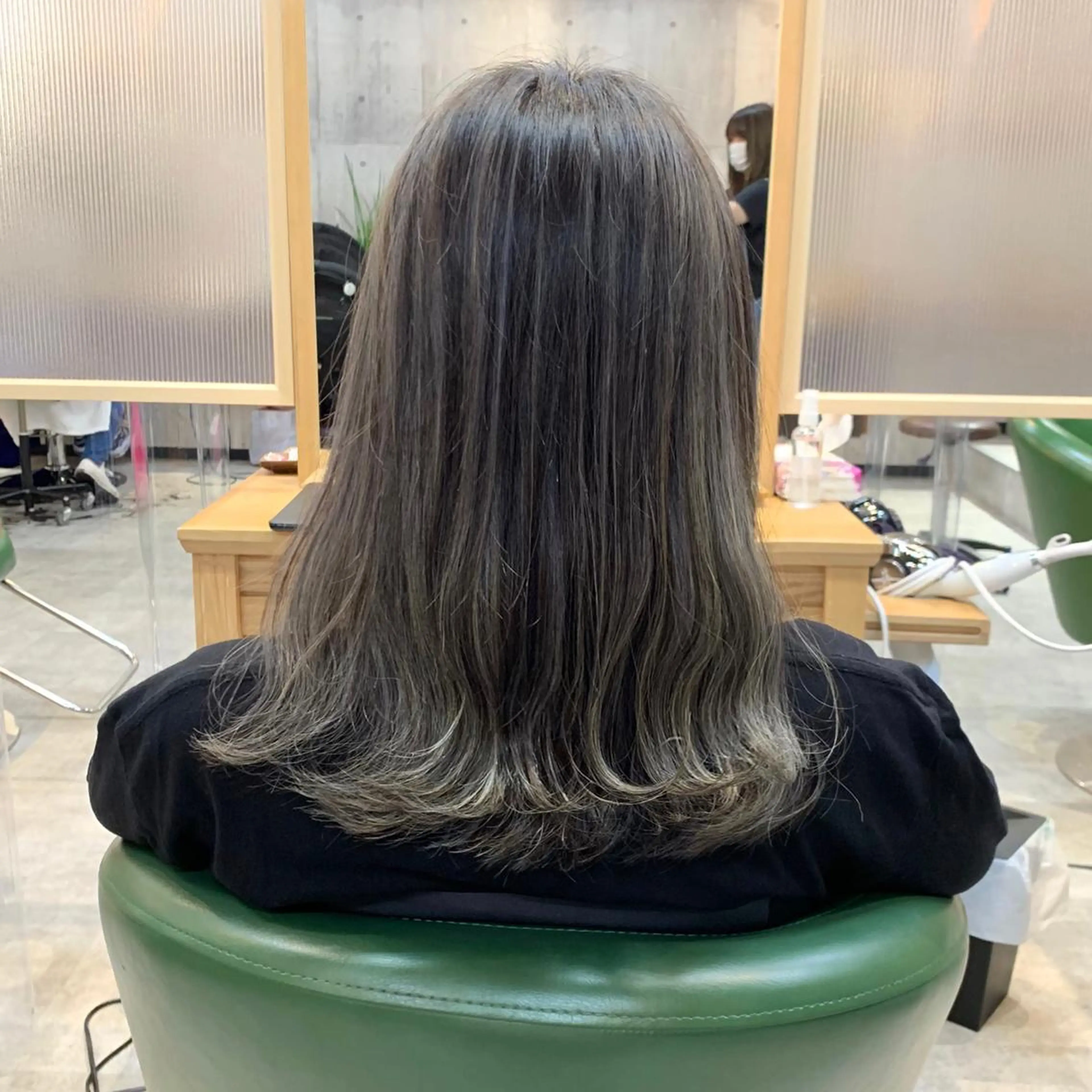 ミディアム カラー ハイライトカラー ハイライト いとう りょうたのヘアスタイル